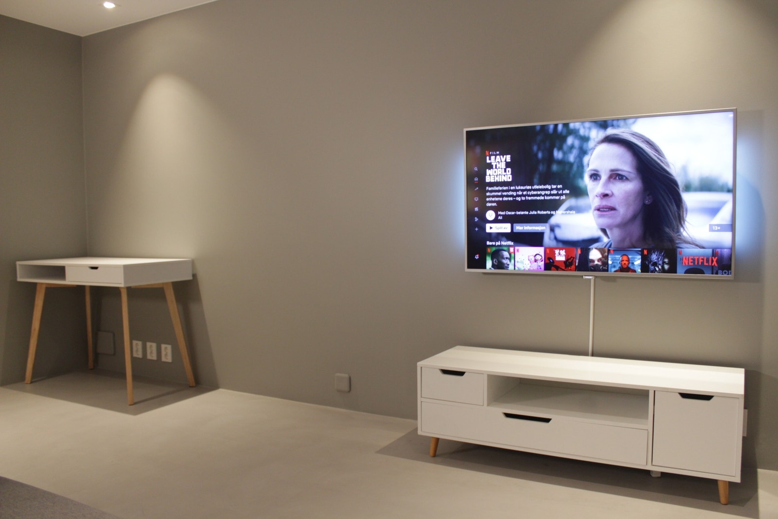 Ny smart-TV 49" følger leiligheten om ønskelig. Galleribilde