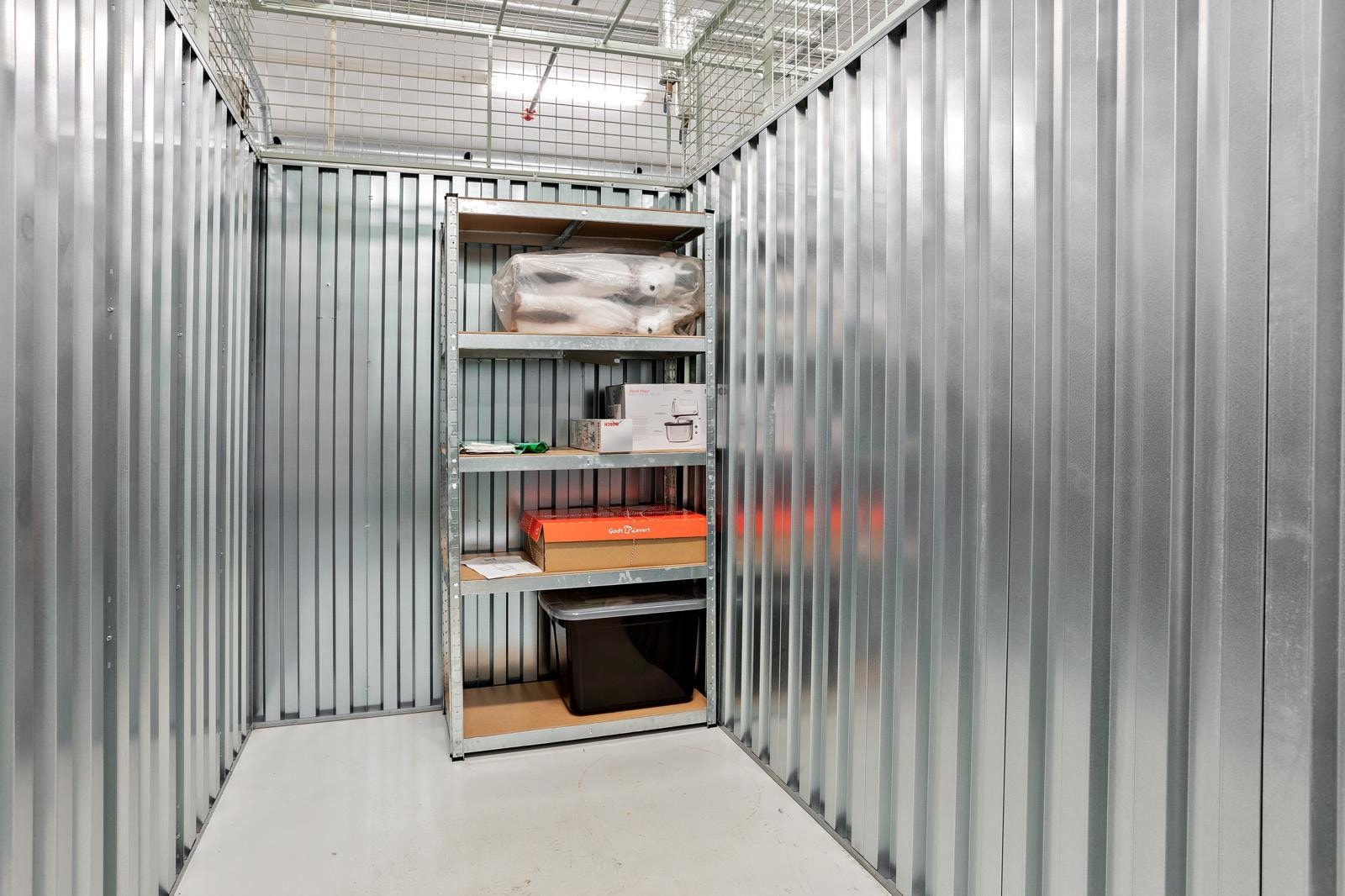 Sportsbod i kjelleren. Galleribilde