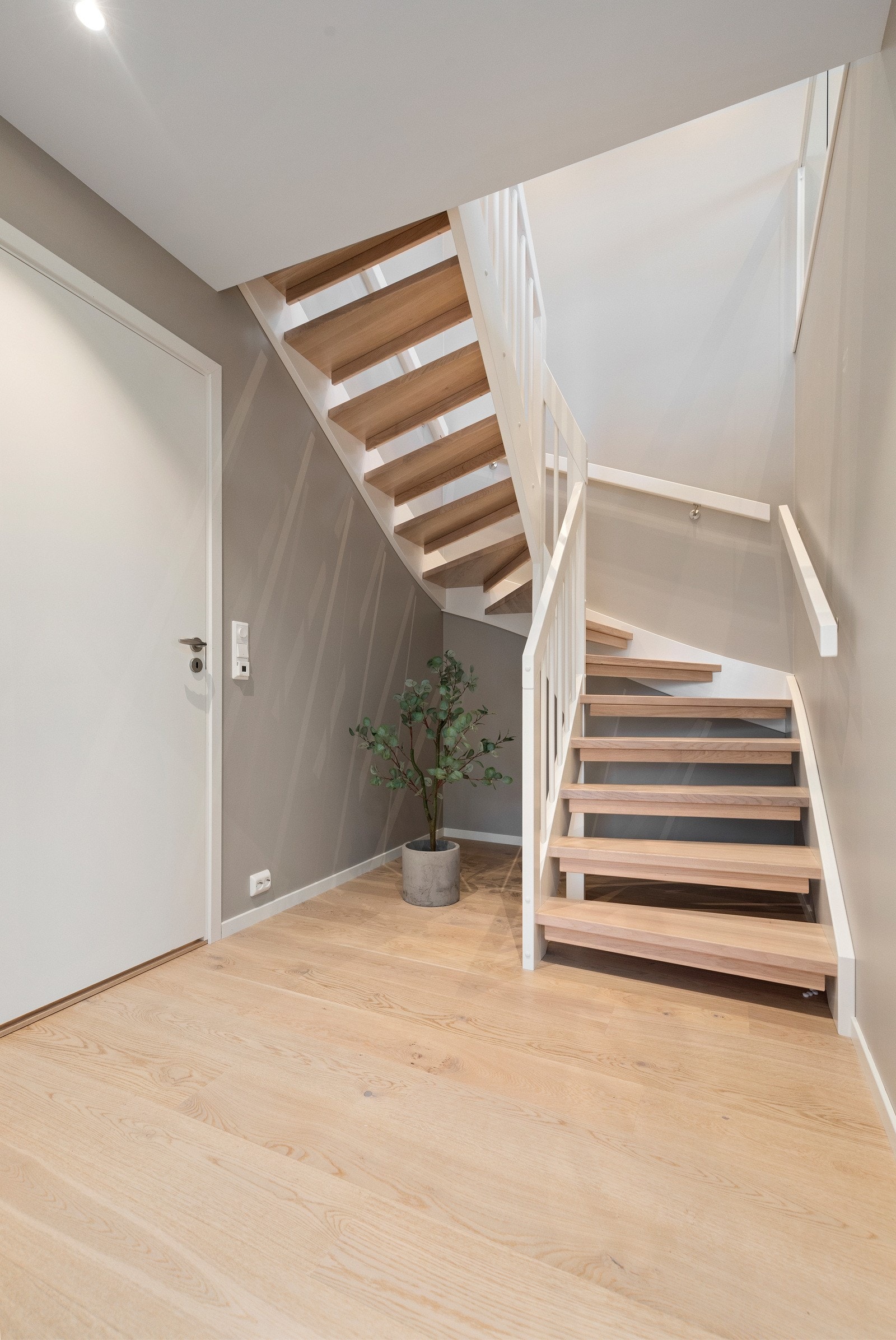 Lekker kvalitetstrapp fra Stryntrappa. Galleribilde