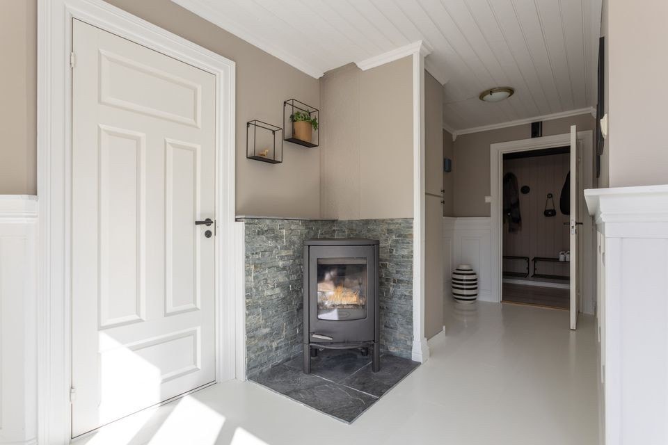 Ved ovn Galleribilde