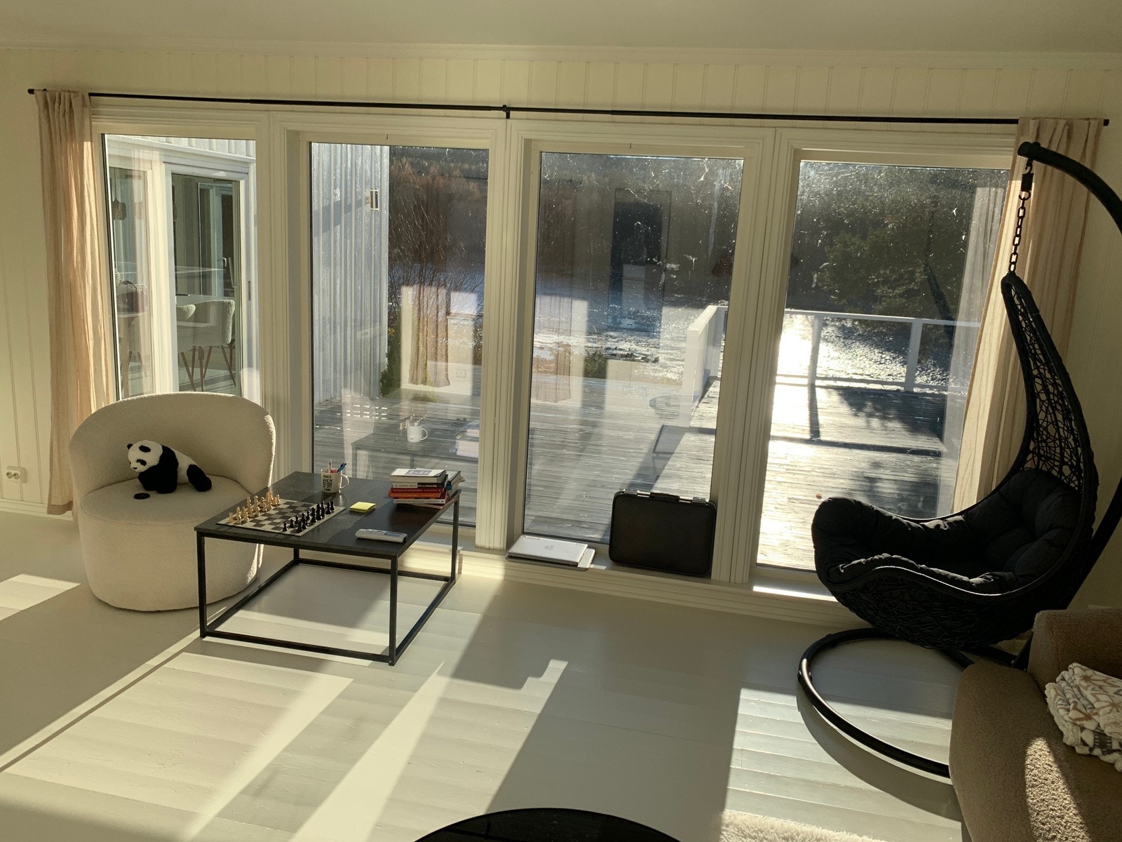 Gang stue og kjøkken måler til sammen ca 49 kvm. Galleribilde