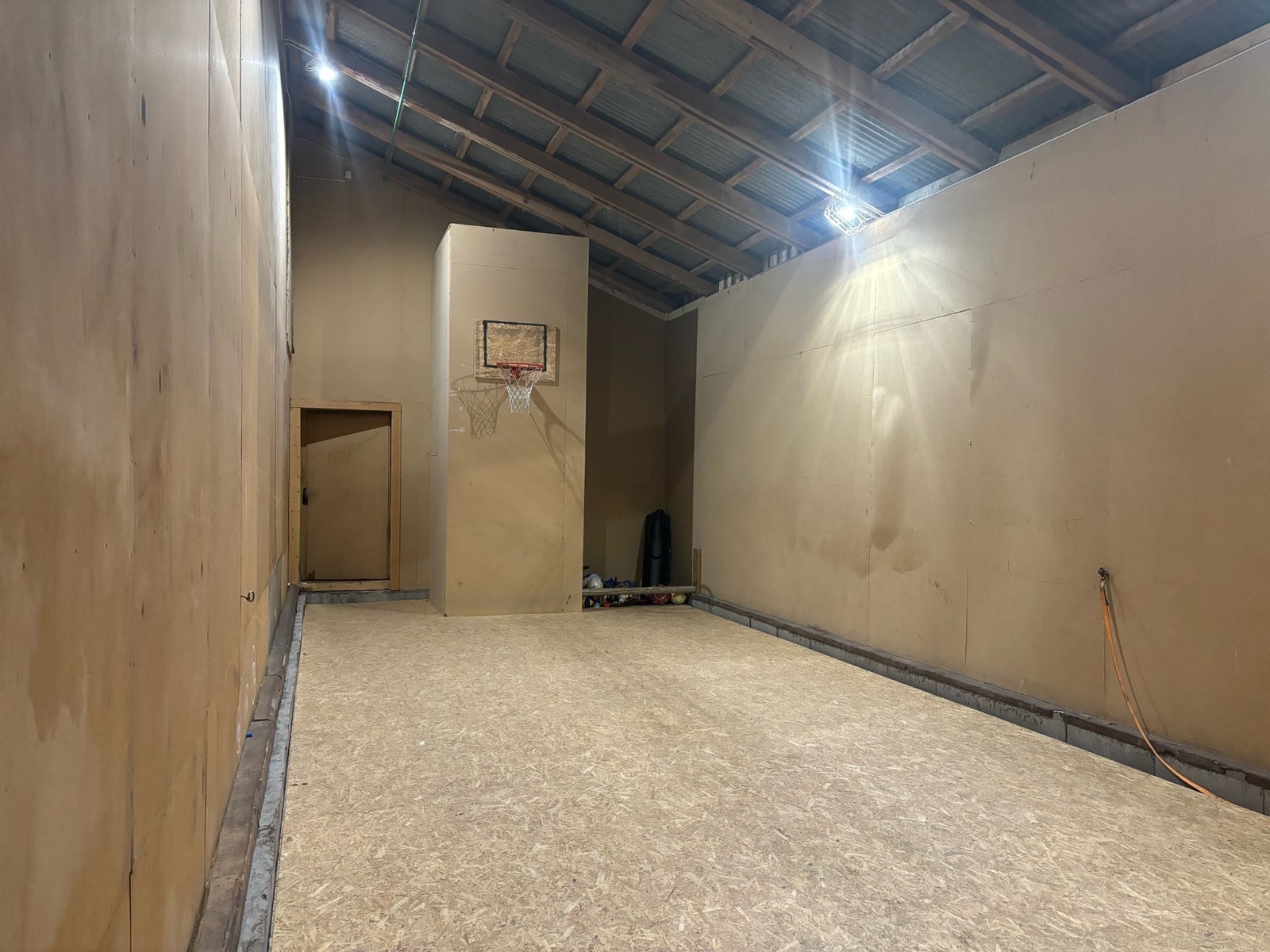 Høytørke midlertidig brukt som ballbinge Galleribilde