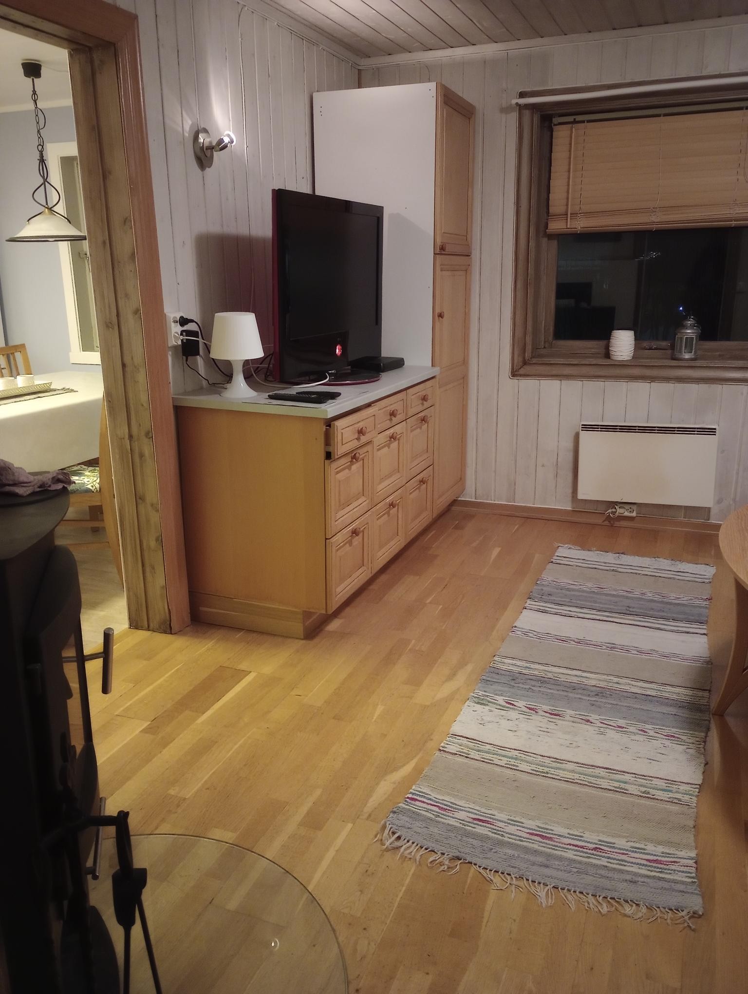 Stue med vedovn Galleribilde