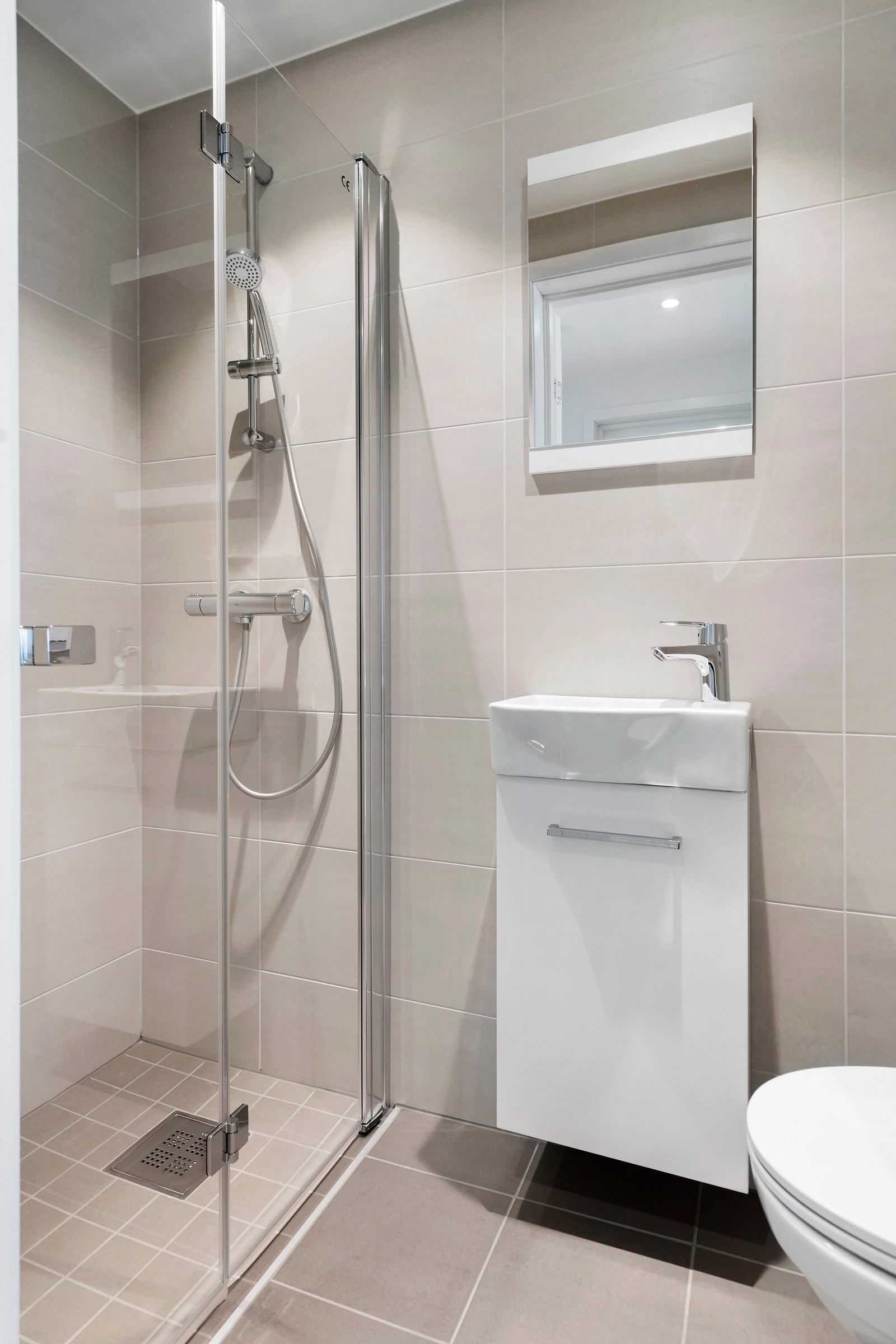 Flislagt gjestebad i 2. etasje Galleribilde