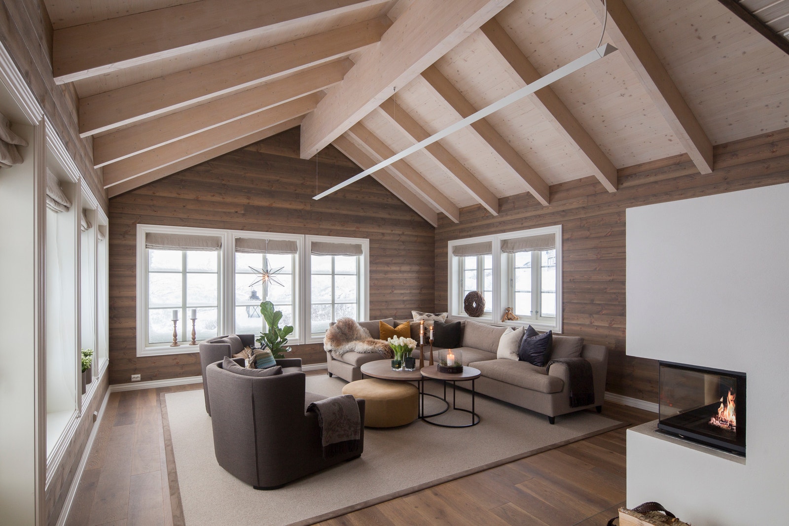 Bilde fra ferdigstilt hytte på Suleskard Fjellgård - Hyttemodell F6.17. Standard kan avvike fra standard leveranse på våre hytter Galleribilde