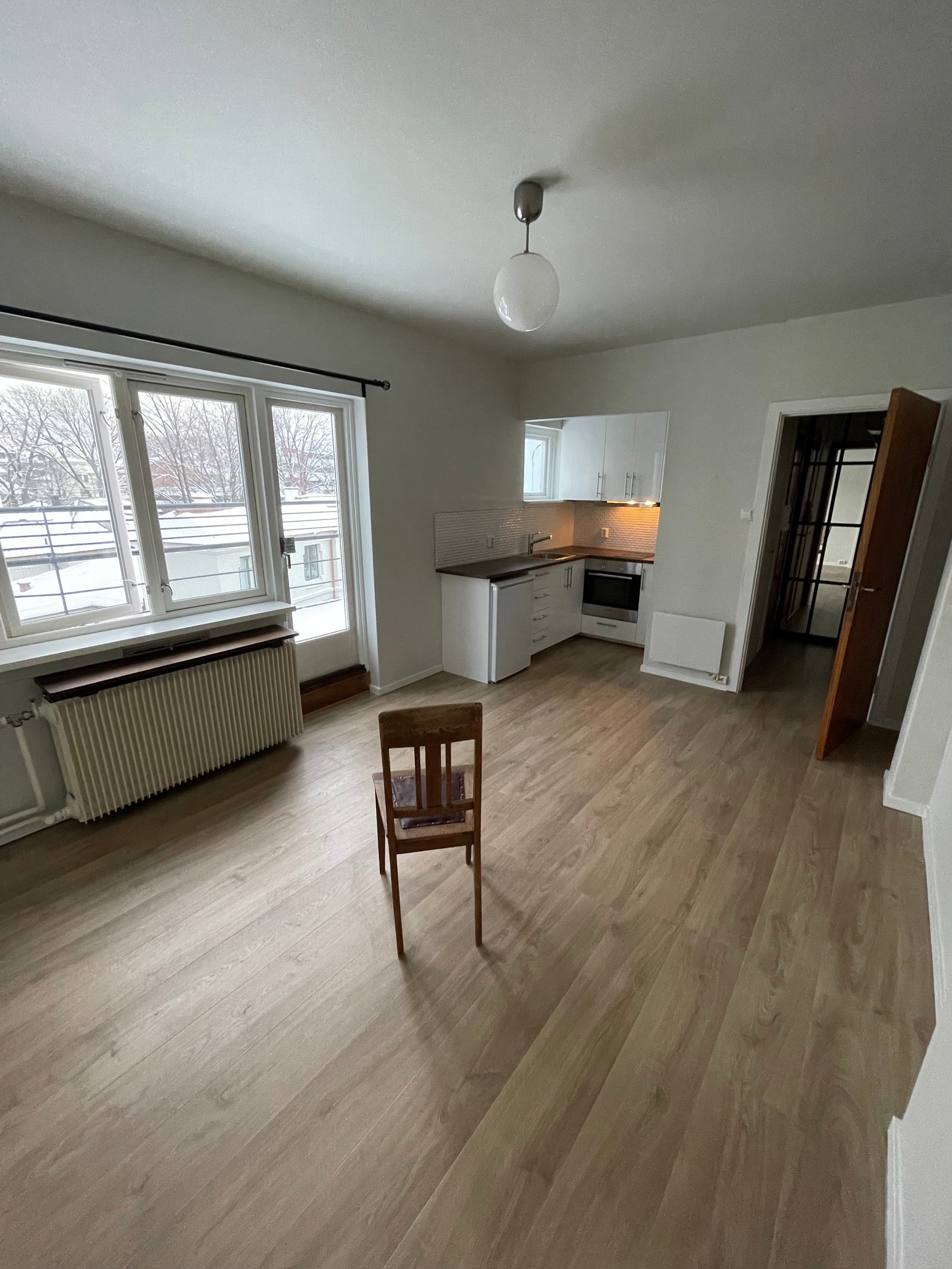 Oppholdsrom mot kjøkken Galleribilde