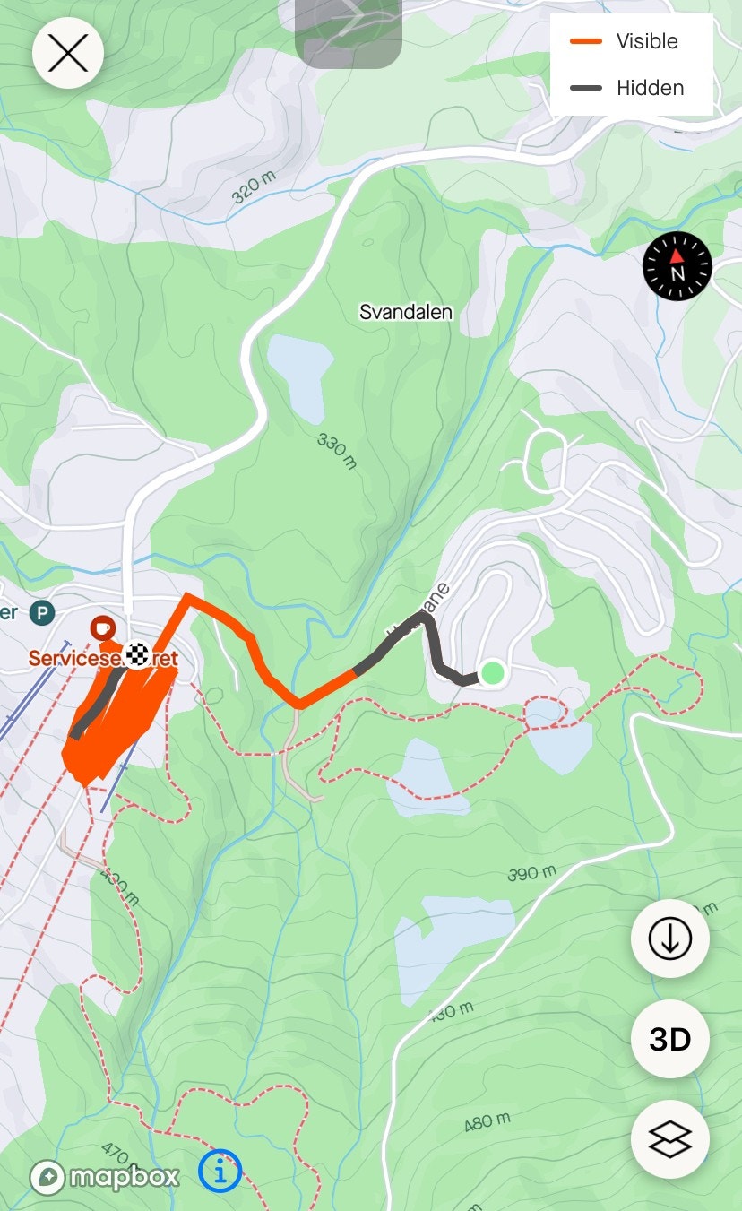 Det er mulig å kjøre på snowboard på bilveien som går til skisenteret. Dette viser en kjapp tur i barnebakken med snowboard. Galleribilde
