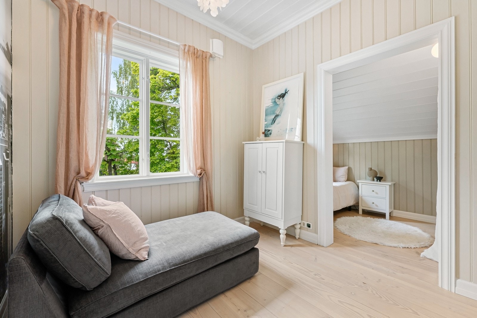 soverom med alkove og eget garderoberom Galleribilde