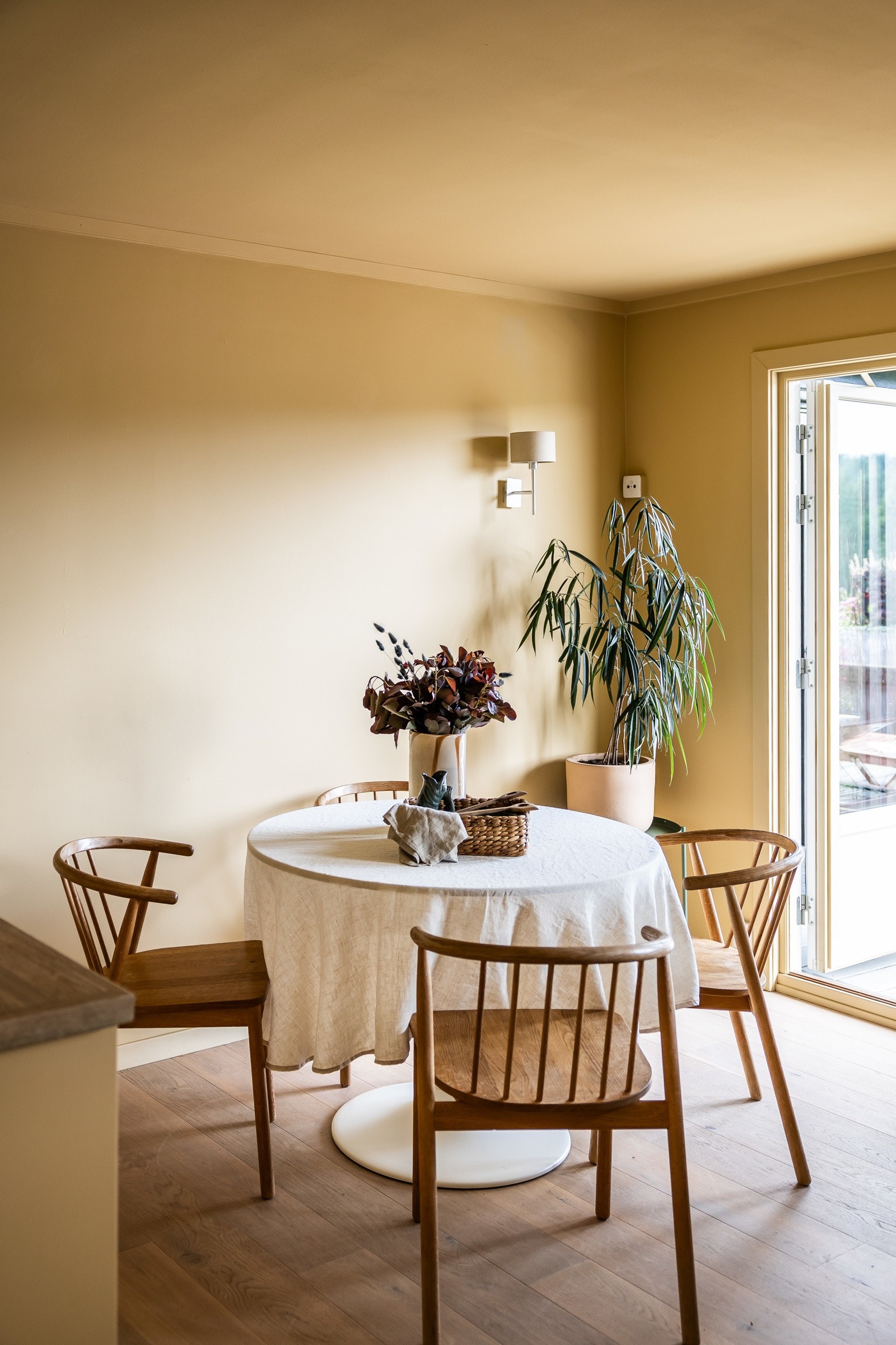 Detaljbilde av spiesplassen på kjøkkenet. Galleribilde