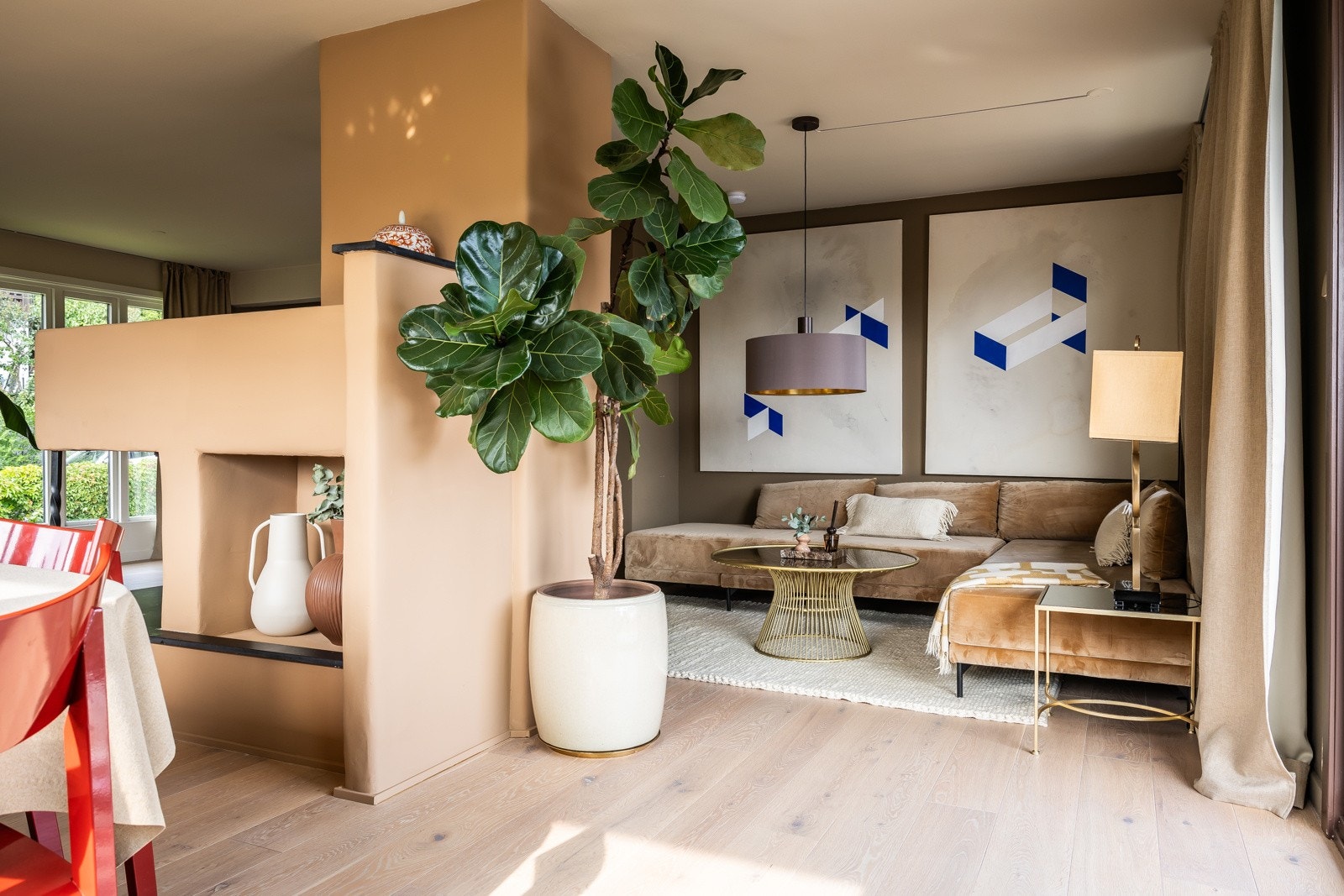 Koselig sofamiljø i stuen. Galleribilde