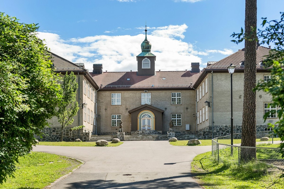 Ljan barneskole i kort gangavstand. Galleribilde