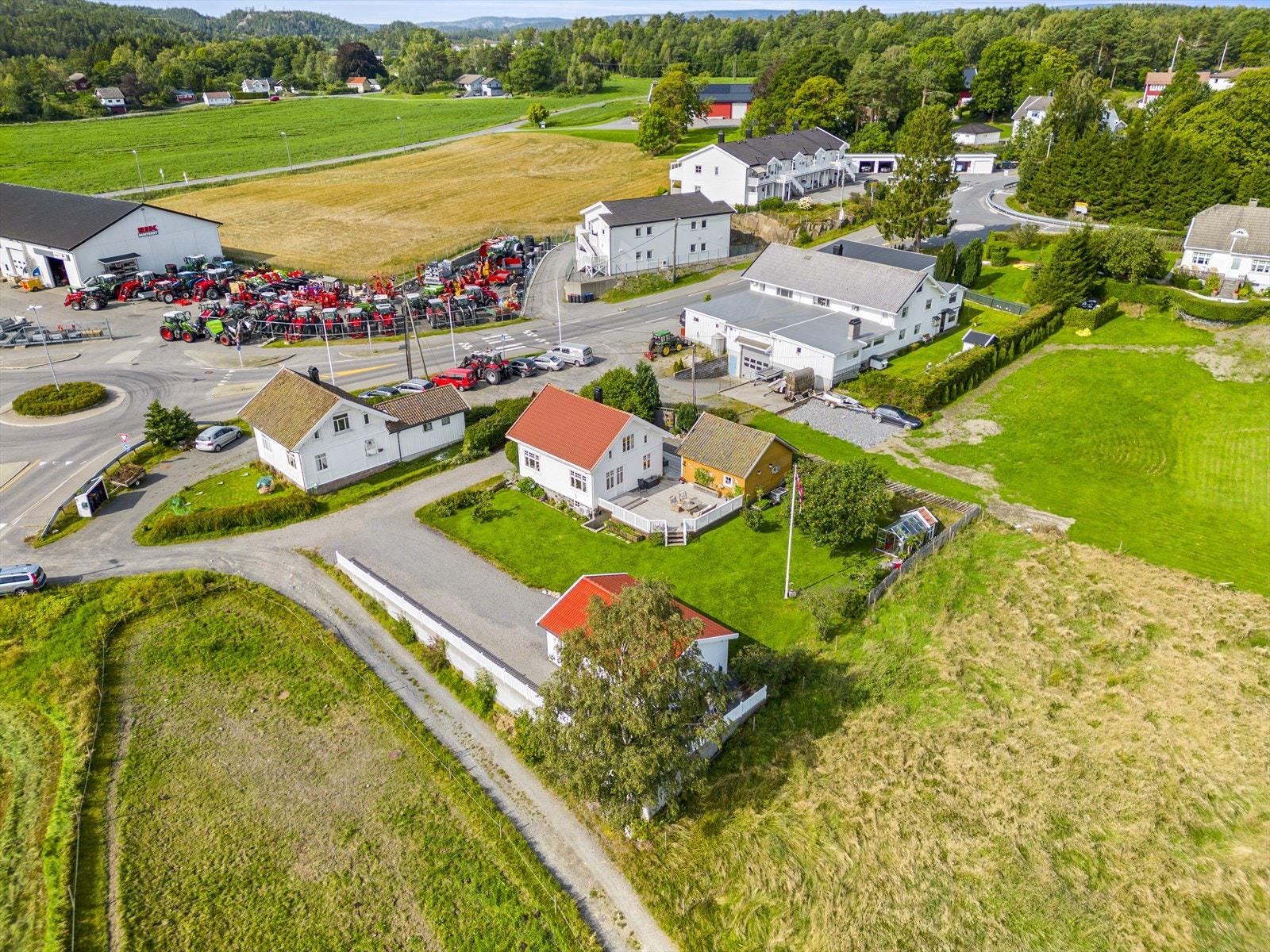 En spennende eiendom for deg som ønsker å bo landlig, men sentralt Galleribilde