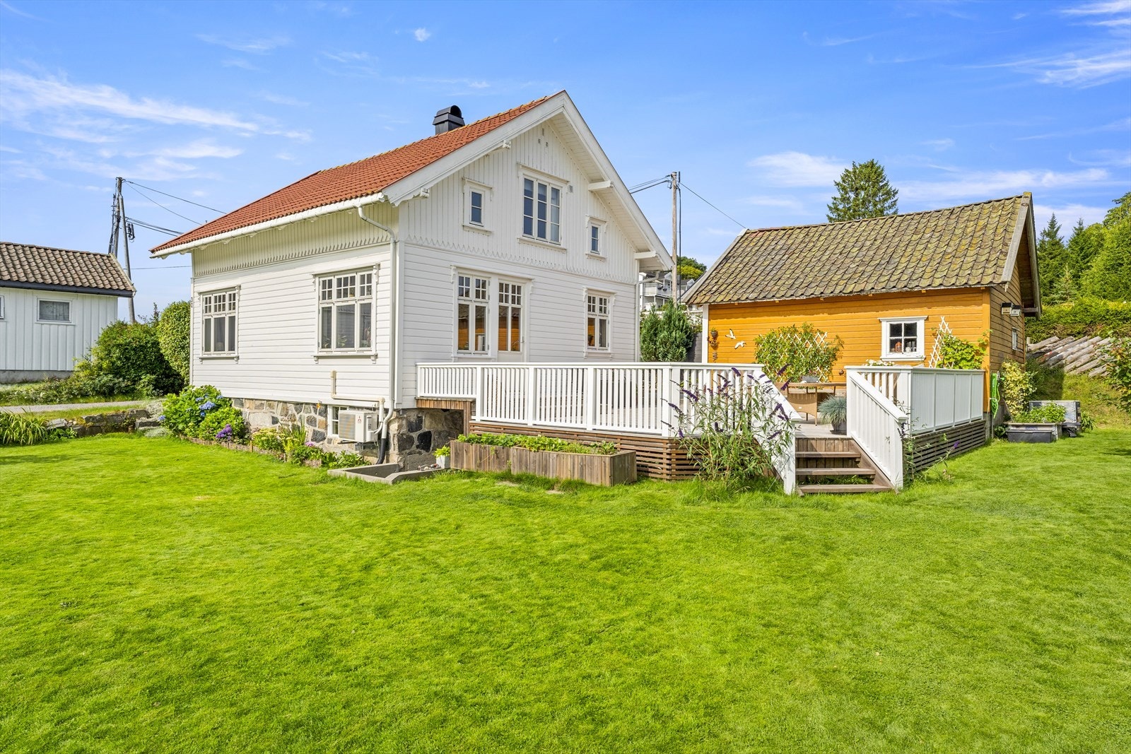 Boligen er betydelig oppgradert og godt velholdt Galleribilde