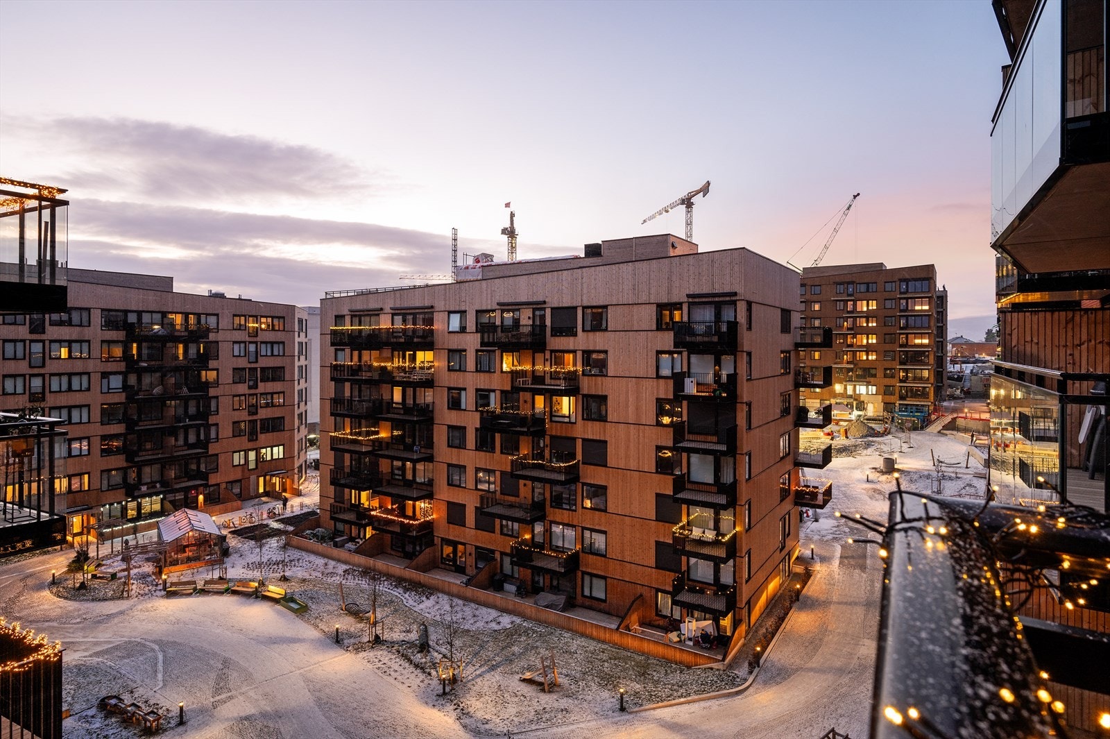 Selger opplyser om gode solforhold fra ca. kl. 10 - 20 Galleribilde