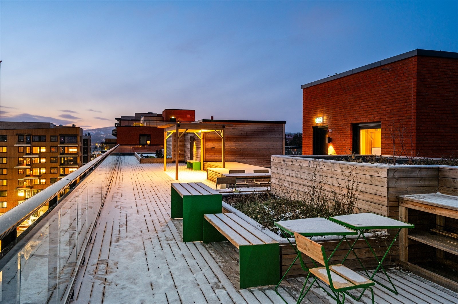 Opptil flere sittegrupper og soner på takterrassen Galleribilde