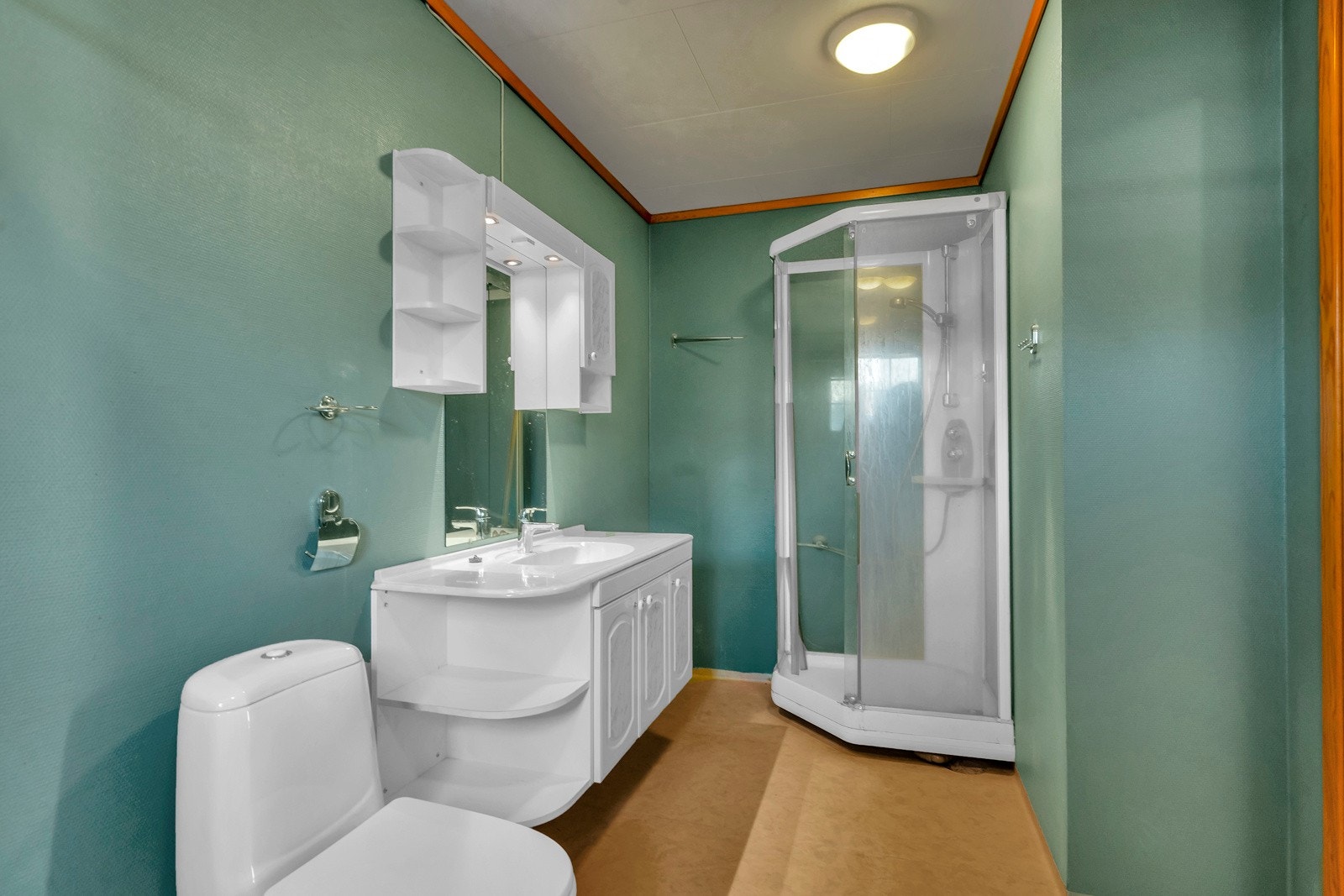 Bad med behov for renovering Galleribilde