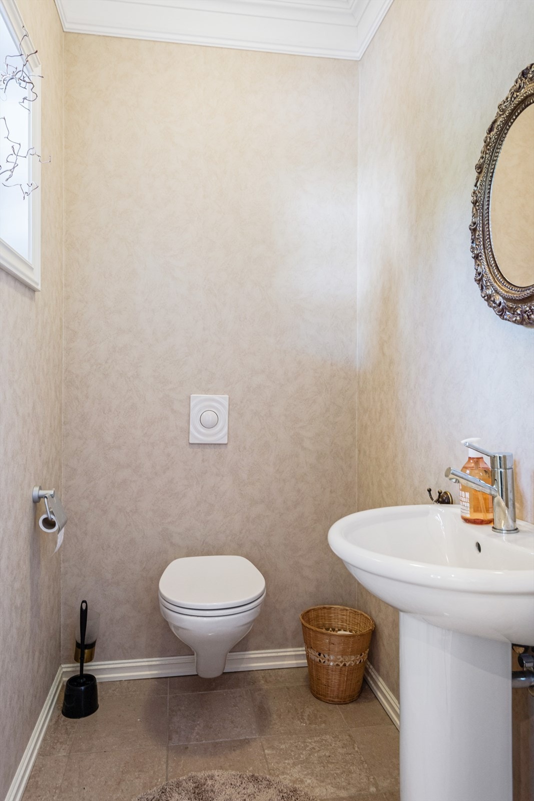 Gjeste-WC. Galleribilde