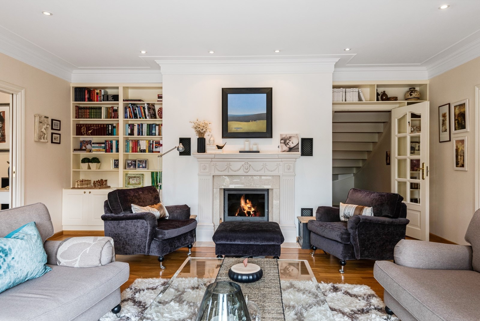 Dekorativ peis med innsats. Galleribilde