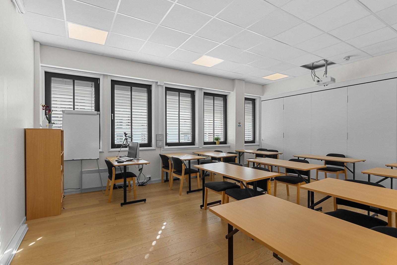 Behandlingsrom, undervisningsrom, kontor 2. etasje Galleribilde