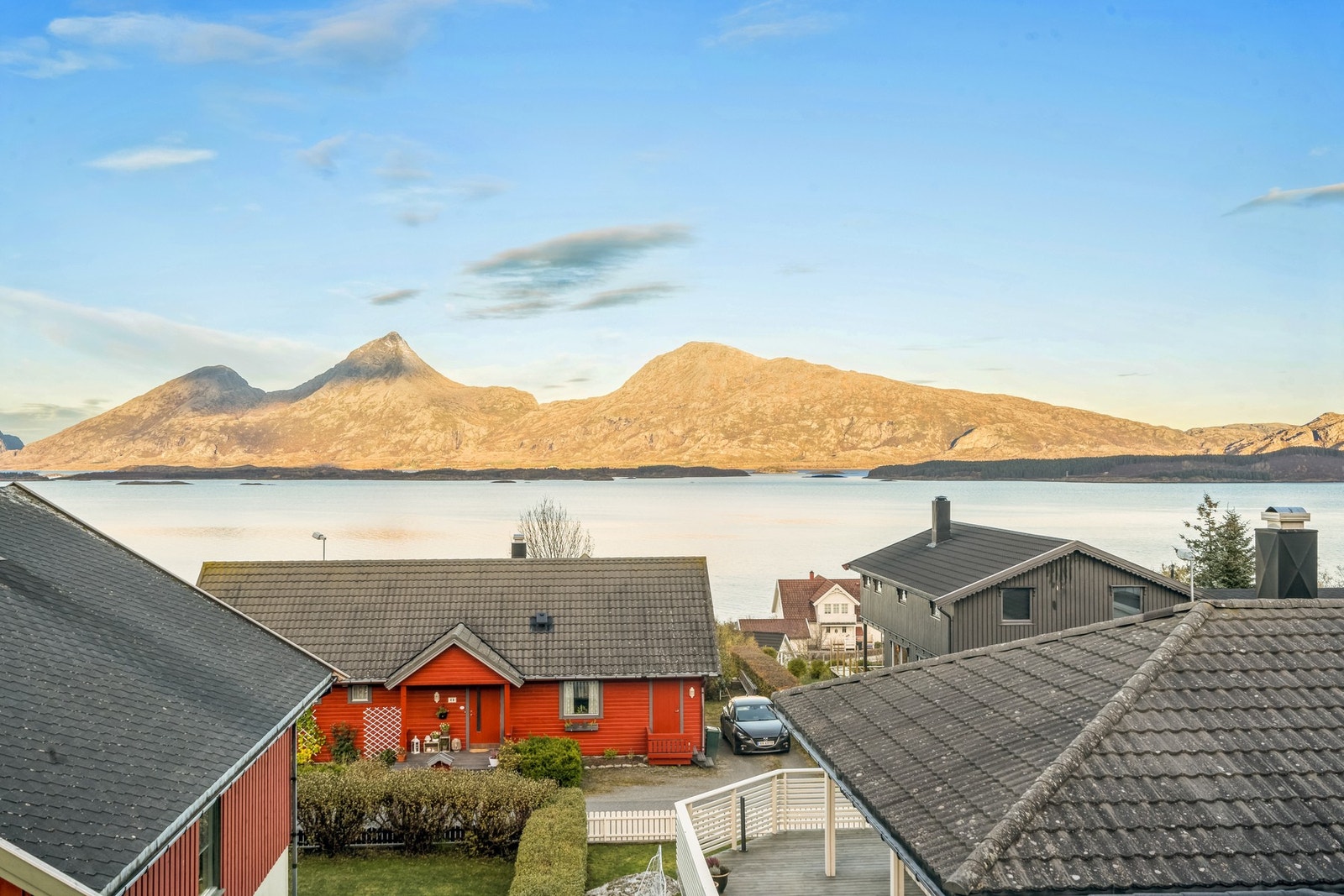 Se Dønnamannen bade seg i sola Galleribilde