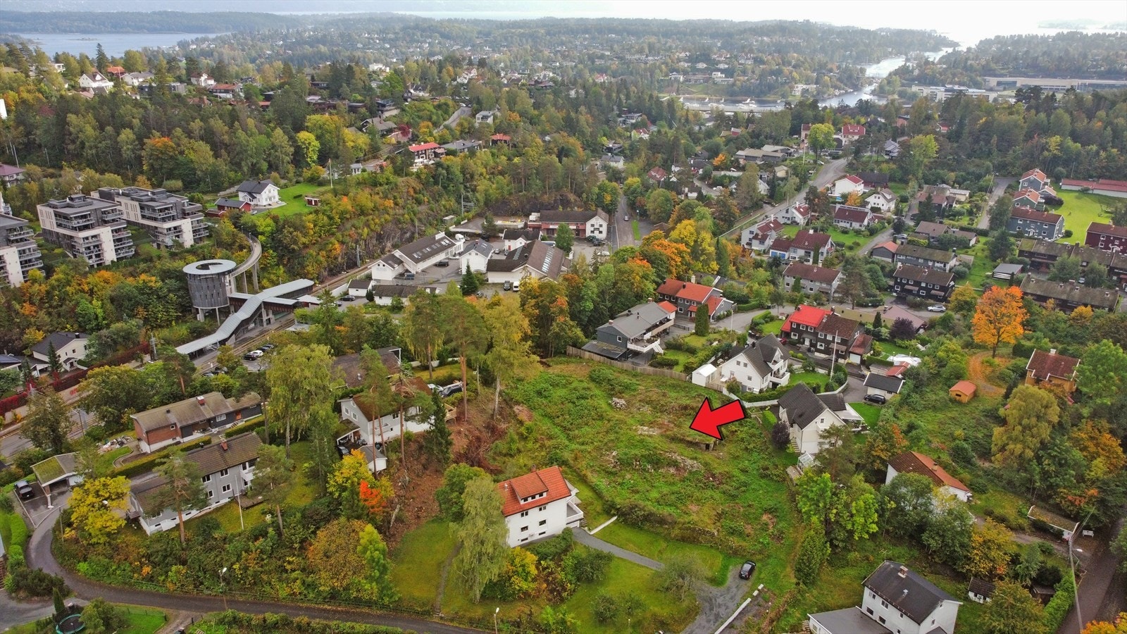 Eiendommen sett fra nord-vest Galleribilde