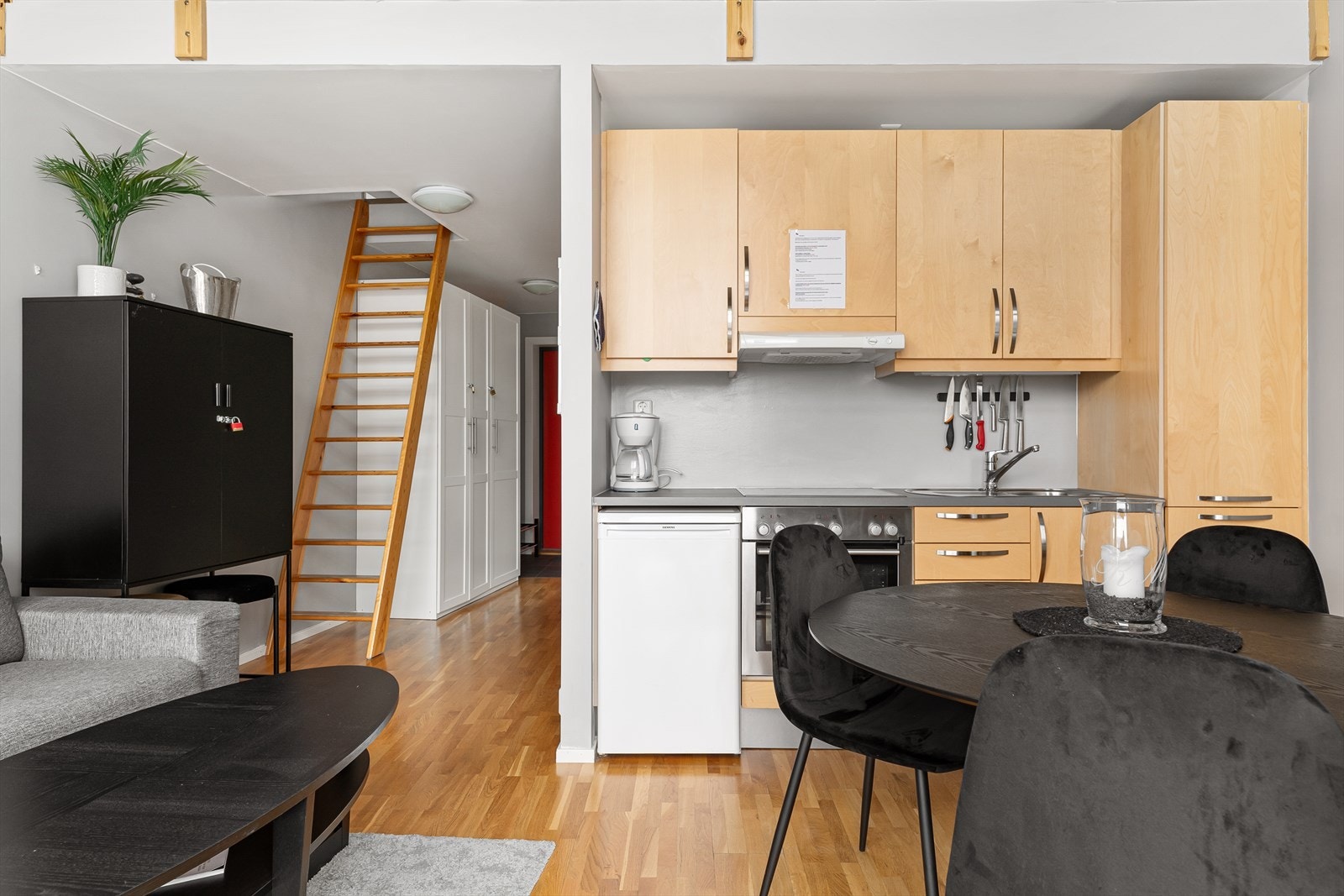 Det er leieavtale med Hordatun hotell - kjekke inntekter å ha... Galleribilde