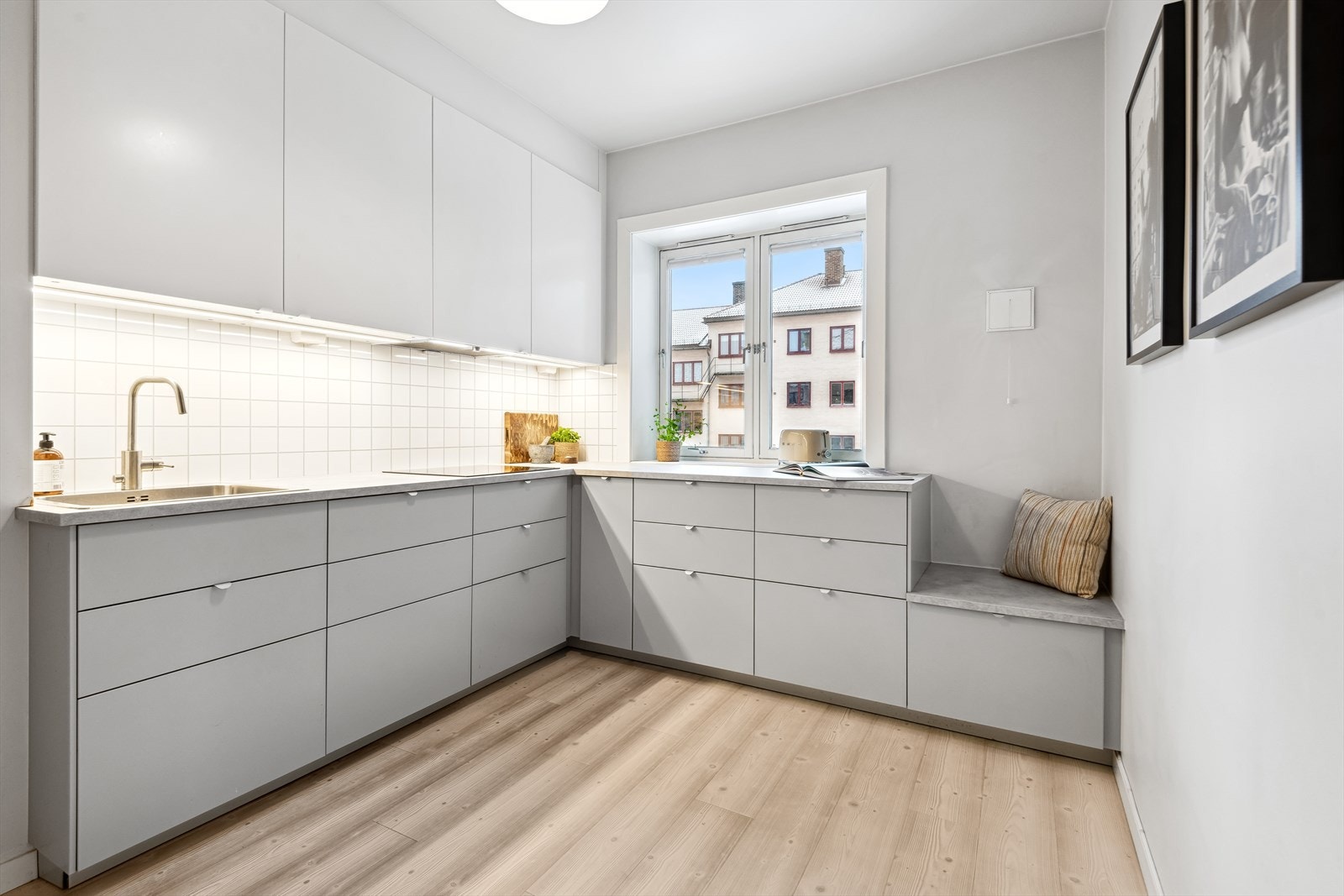 Delikat og innbydende kjøkken fra IKEA som ble installert i 2019 Galleribilde
