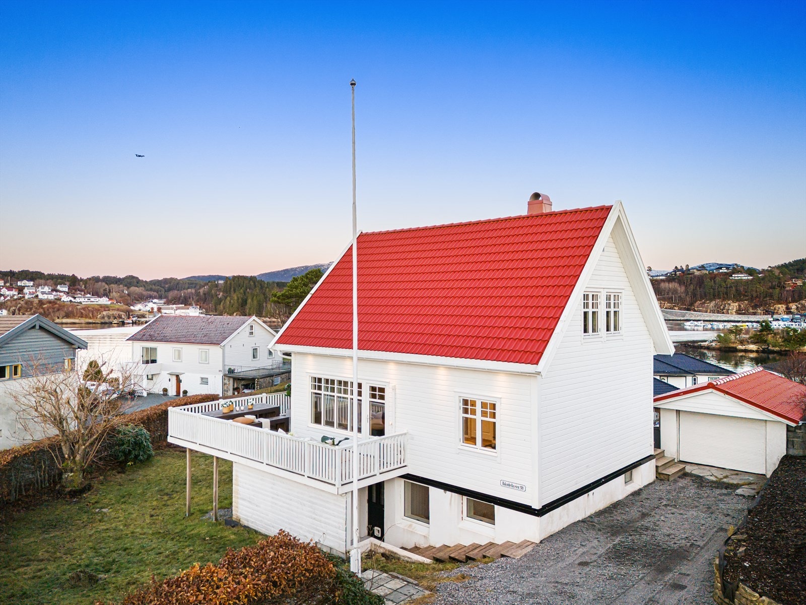 Velkommen til Håkonshellaveien 269 - presentert av Eiendomsmegler Vest v/Pål Kristian Fogge. Galleribilde