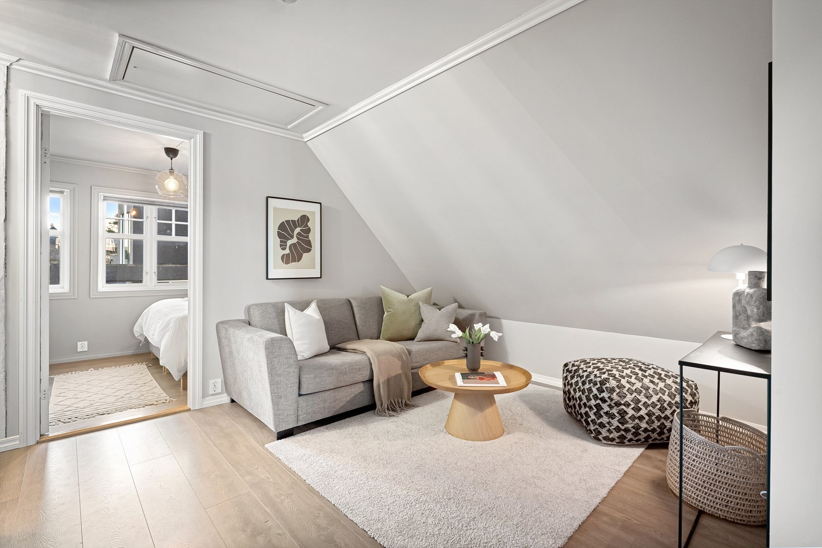 Gangarealet mellom rommene kan benyttes til loftstue, lekeareal eller andre ønskelige formål. Galleribilde