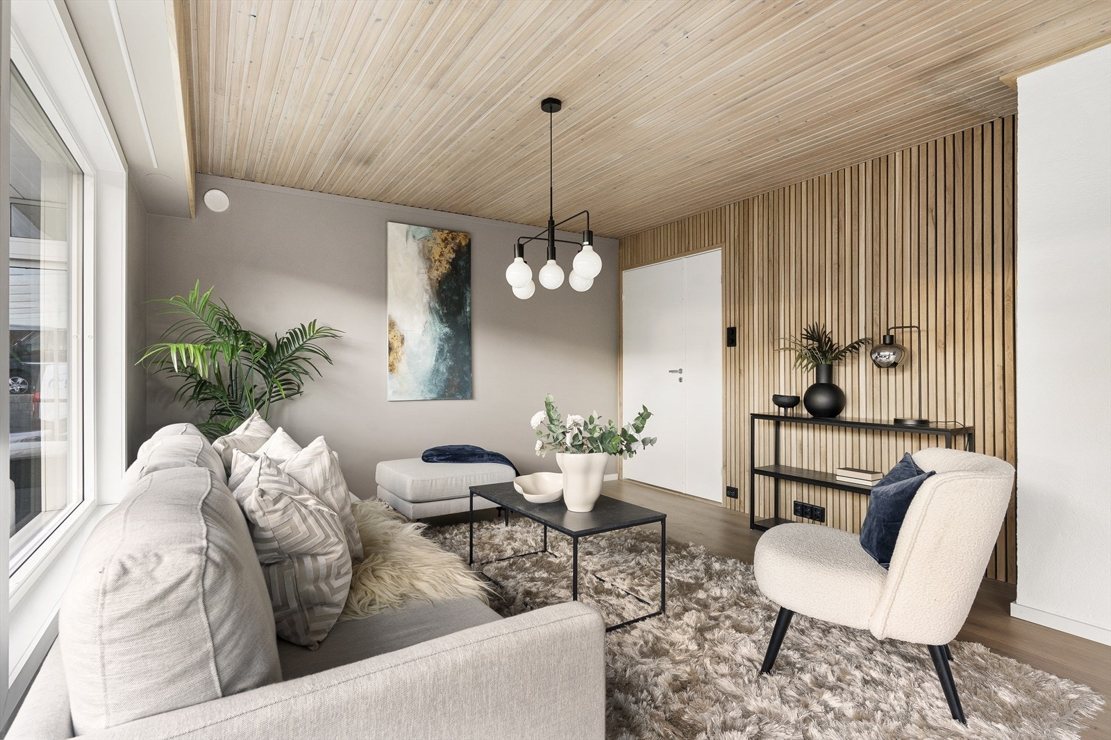 Boligen er nylig pusset opp og holder god standard! Galleribilde