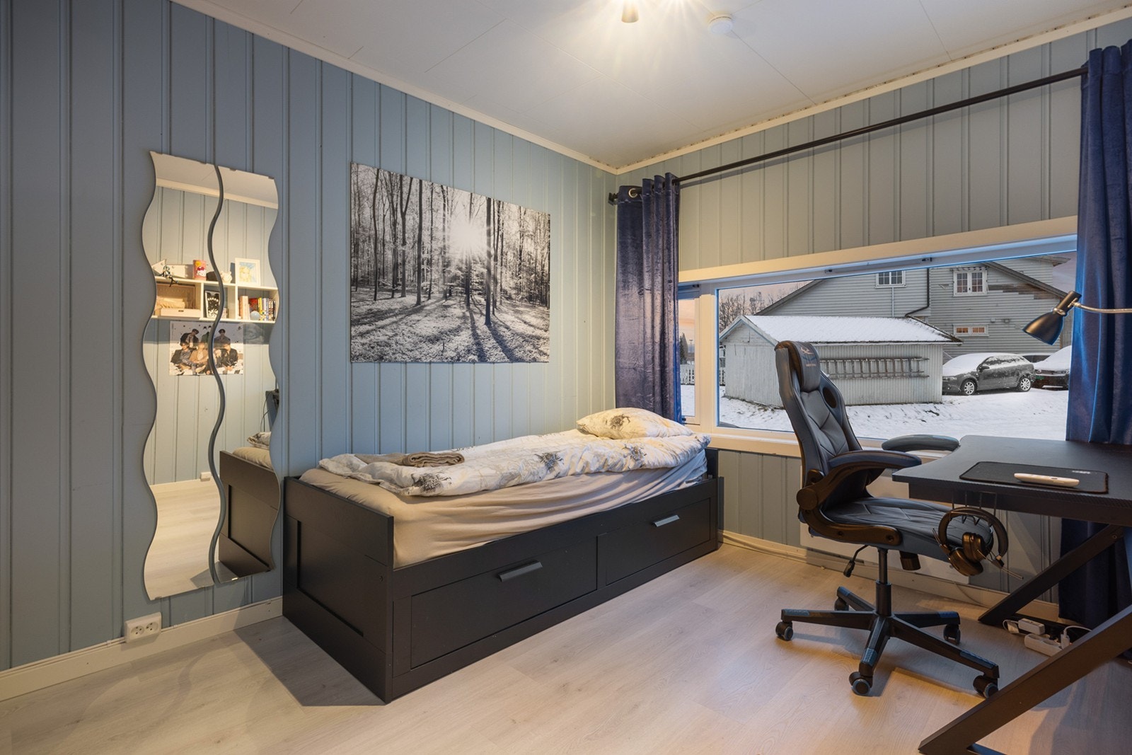 Soverom 2 er et hyggelig soverom som i dag benyttes som barnerom. Galleribilde