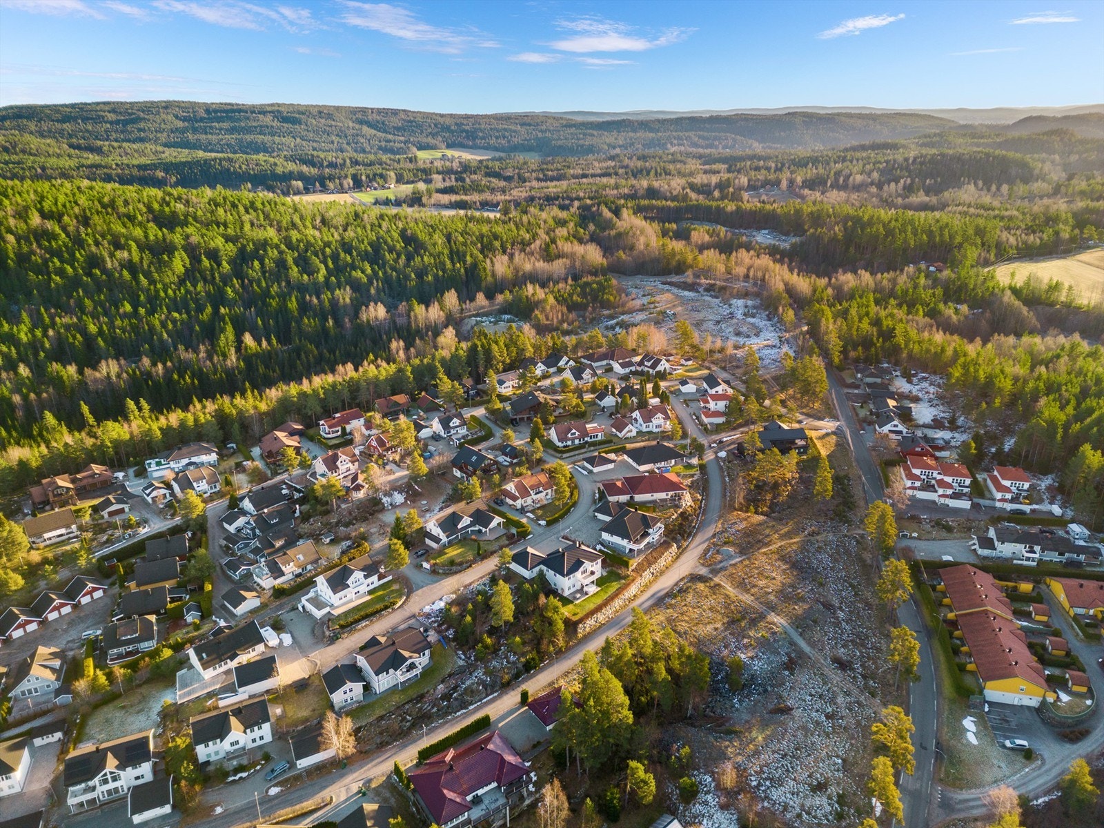 Landlig og frittliggende enebolig med alt på ett plan Galleribilde