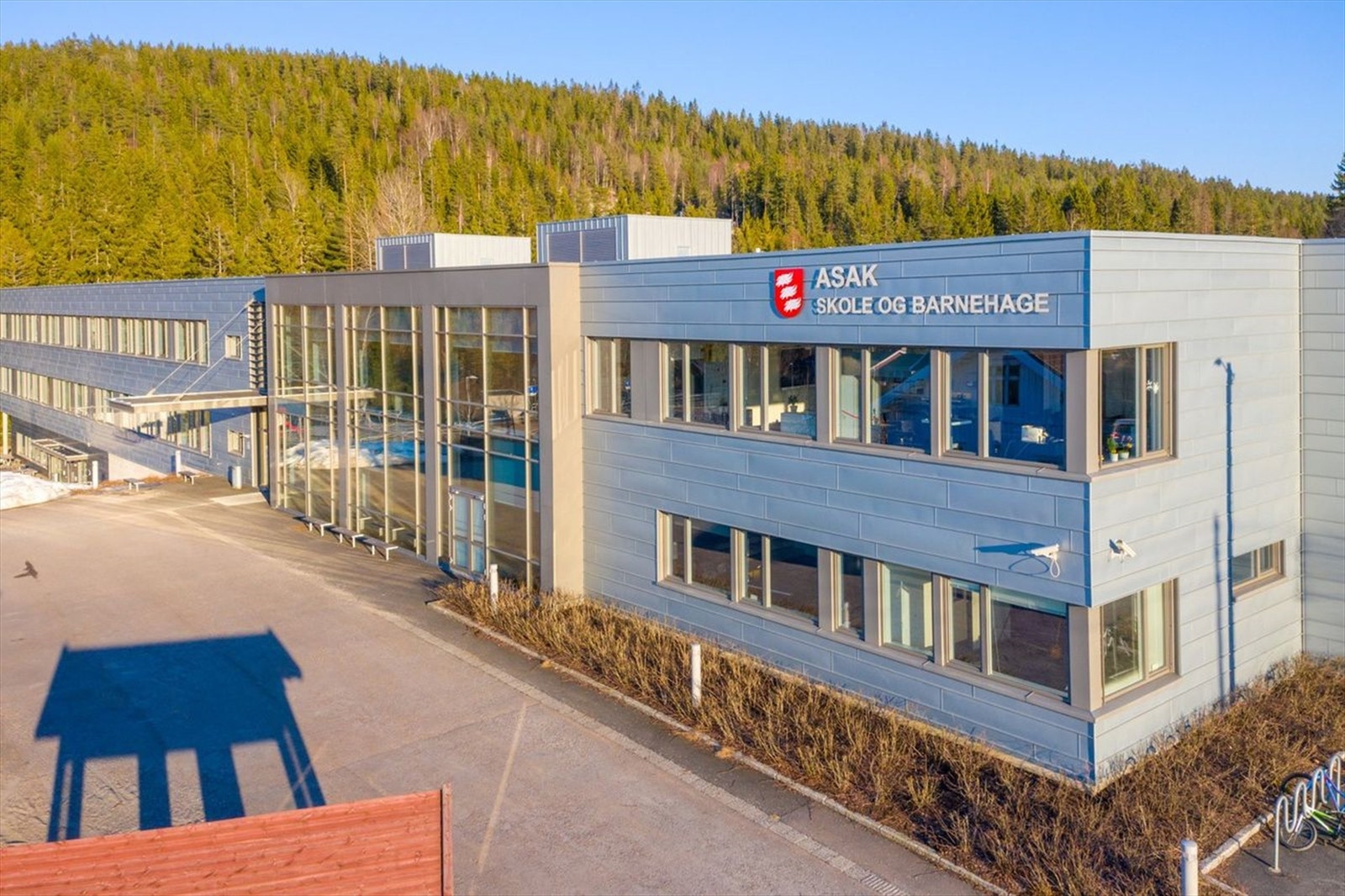 Asak skole og barnehage Galleribilde