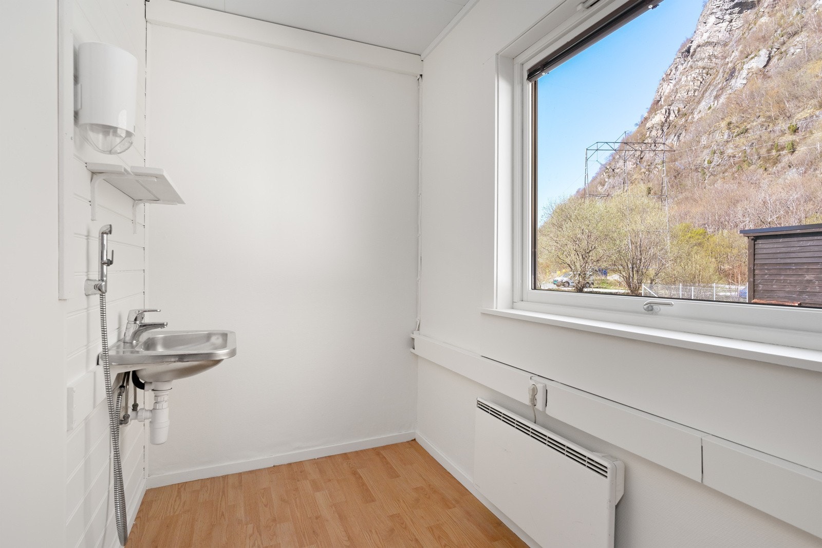 Rom med utslagsvask Galleribilde