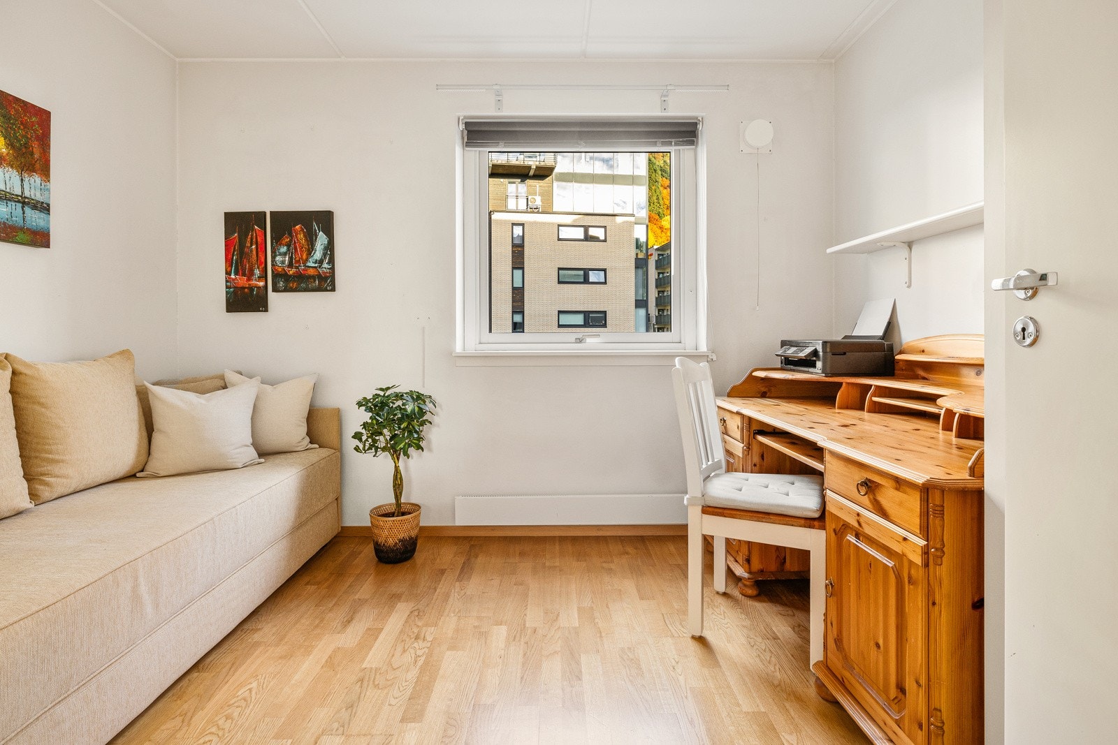 Også det andre soverommet har god plass til seng og garderobe. Galleribilde