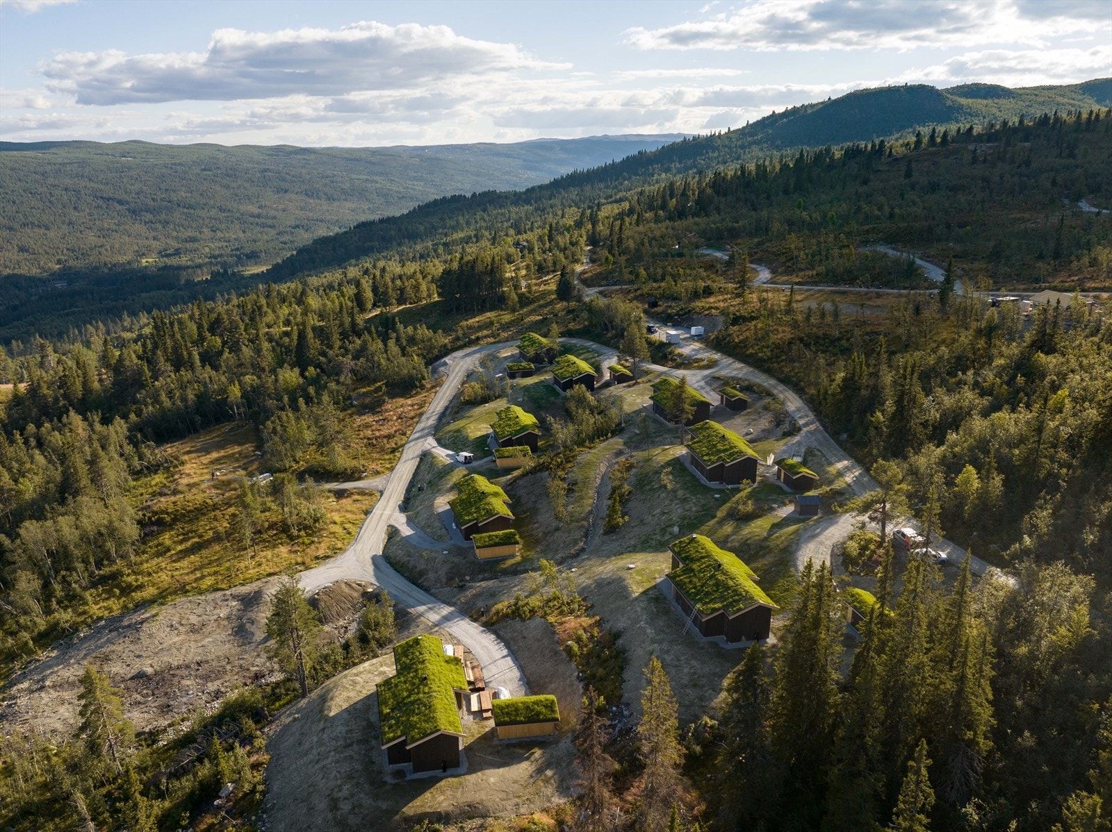 Hingsavegen ligger mellom 8 og 10 minutters kjøretur fra Geilo sentrum, med flott utsikt og solforhold Galleribilde