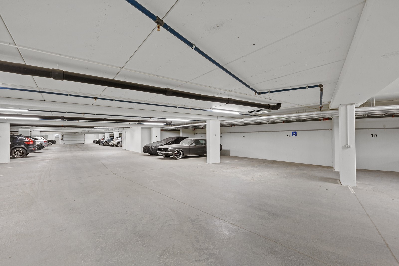 Parkering nr. 14 Galleribilde