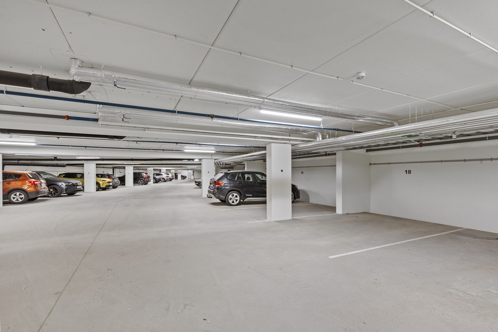 Parkering nr. 18 Galleribilde