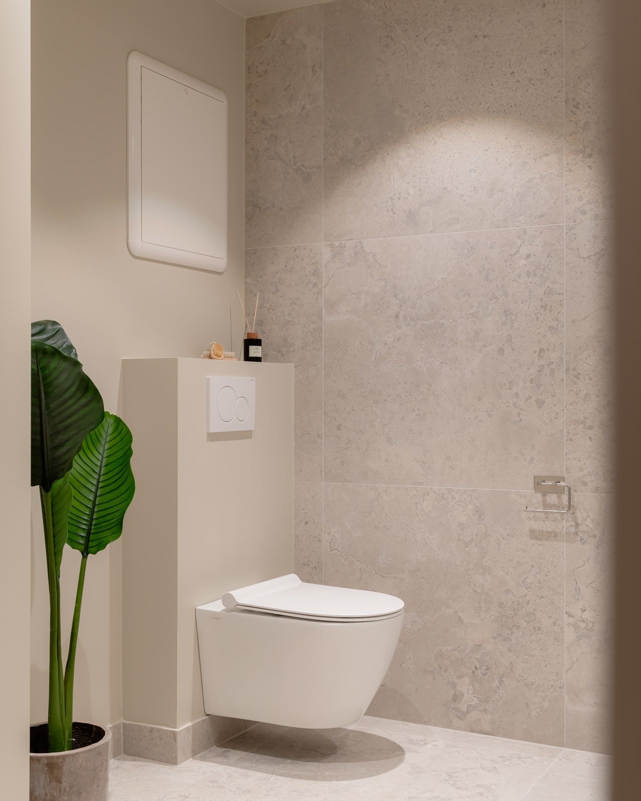 Nytt sluk, banemembran, varmekabler, fliser og innredning - alt utført av fagkyndige Galleribilde