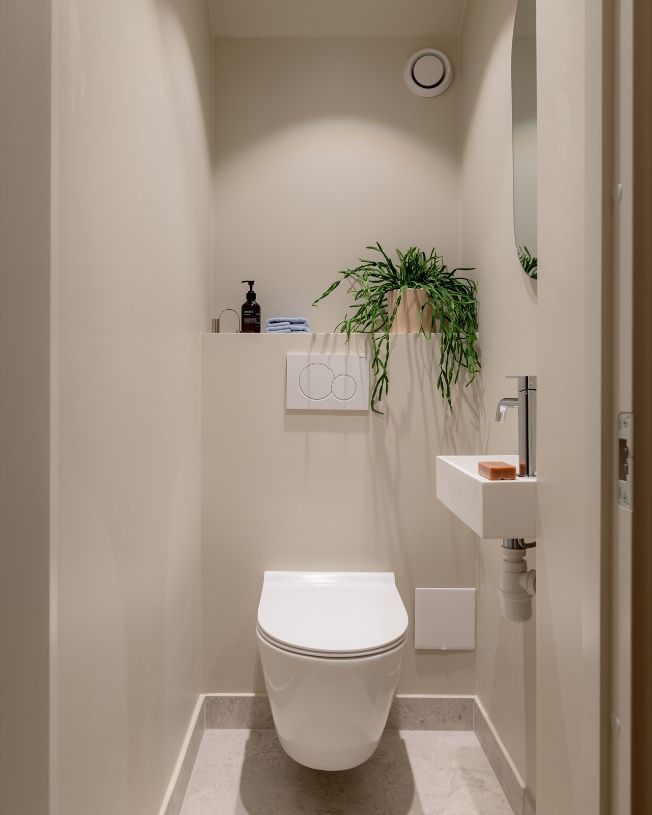 Lekkert, separat wc pusset opp i 2023 Galleribilde