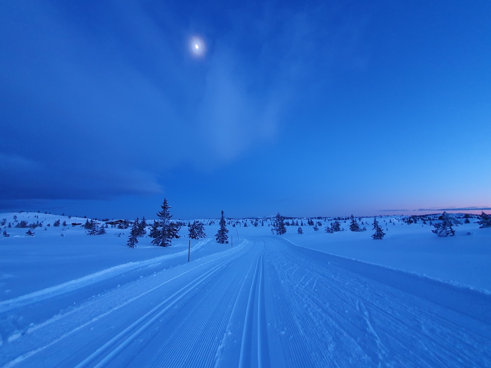 Skitur i måneskinn må alle oppleve på Blefjell Galleribilde