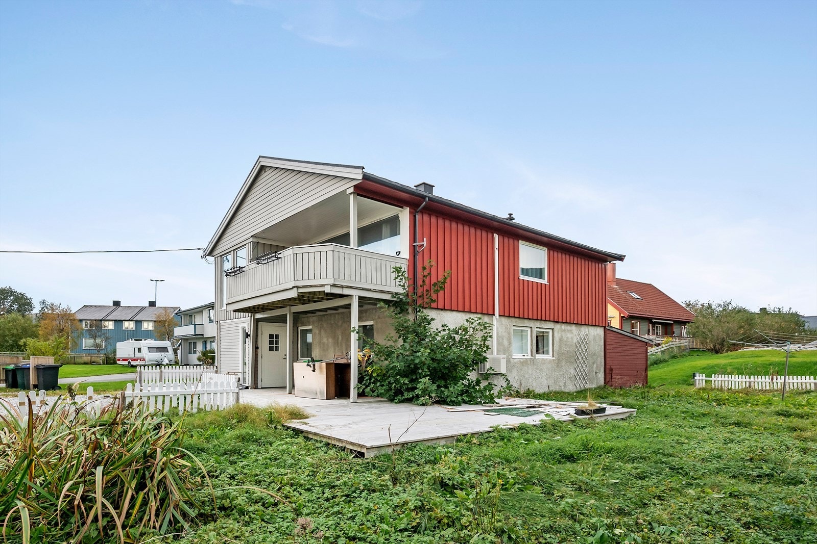 Boligen har en del vedlikeholdsetterslep og fremstår som et renoveringsobjekt. Galleribilde