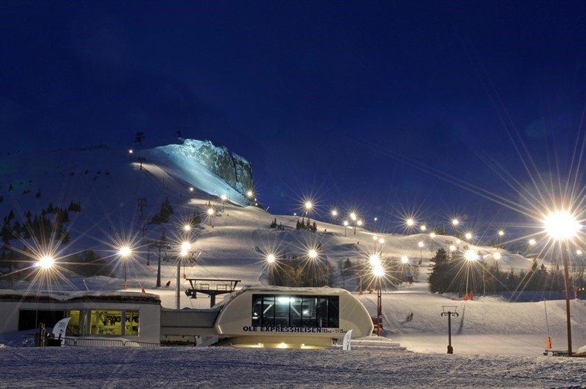 På vinterstid ligger leiligheten med prima beliggenhet rett nedenfor alpinbakken Galleribilde