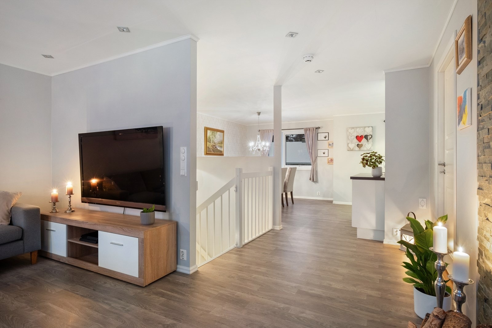 Det er innlagt fiber-internett frå Sognenett. Galleribilde