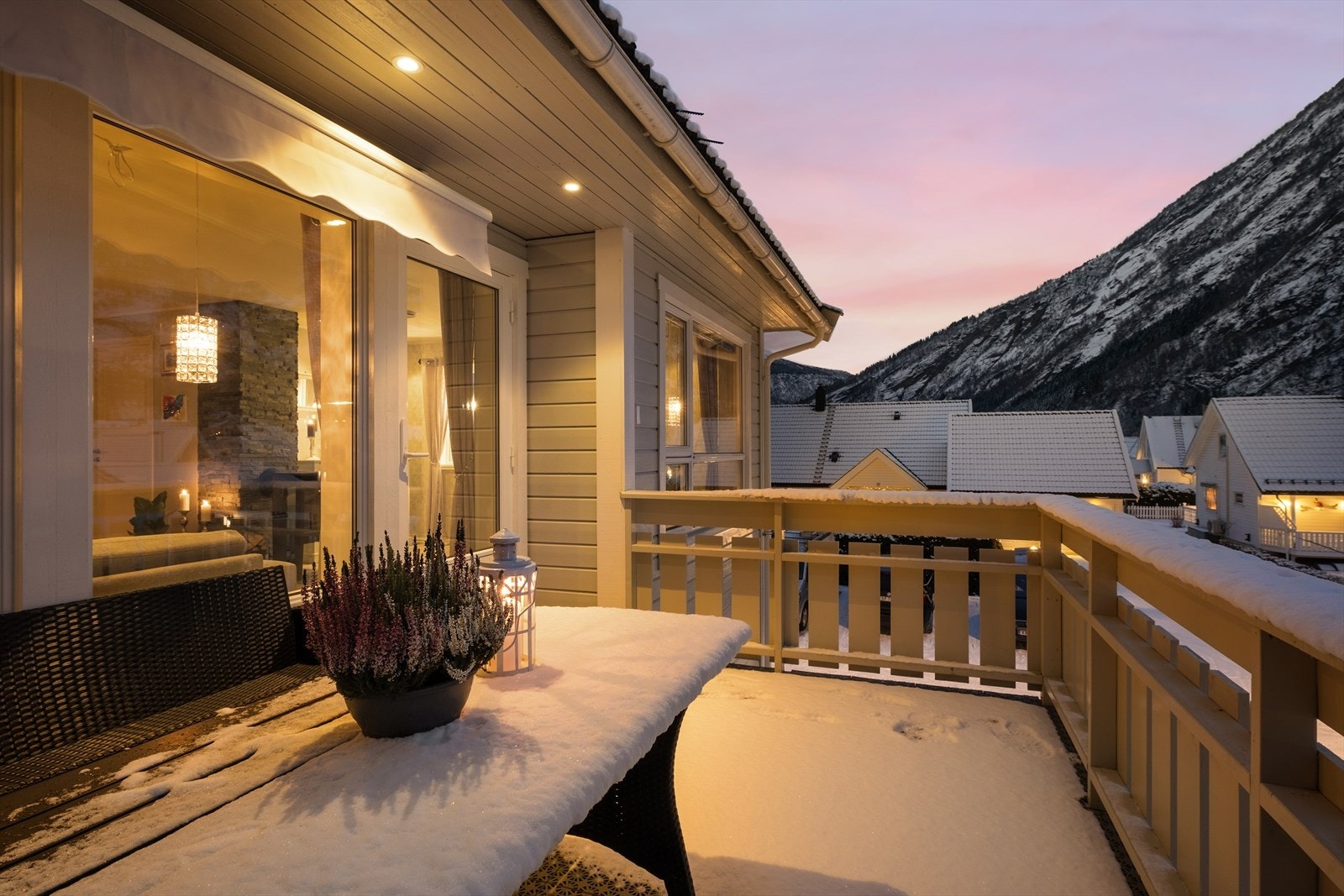Koseleg veranda med gode solforhald. Galleribilde