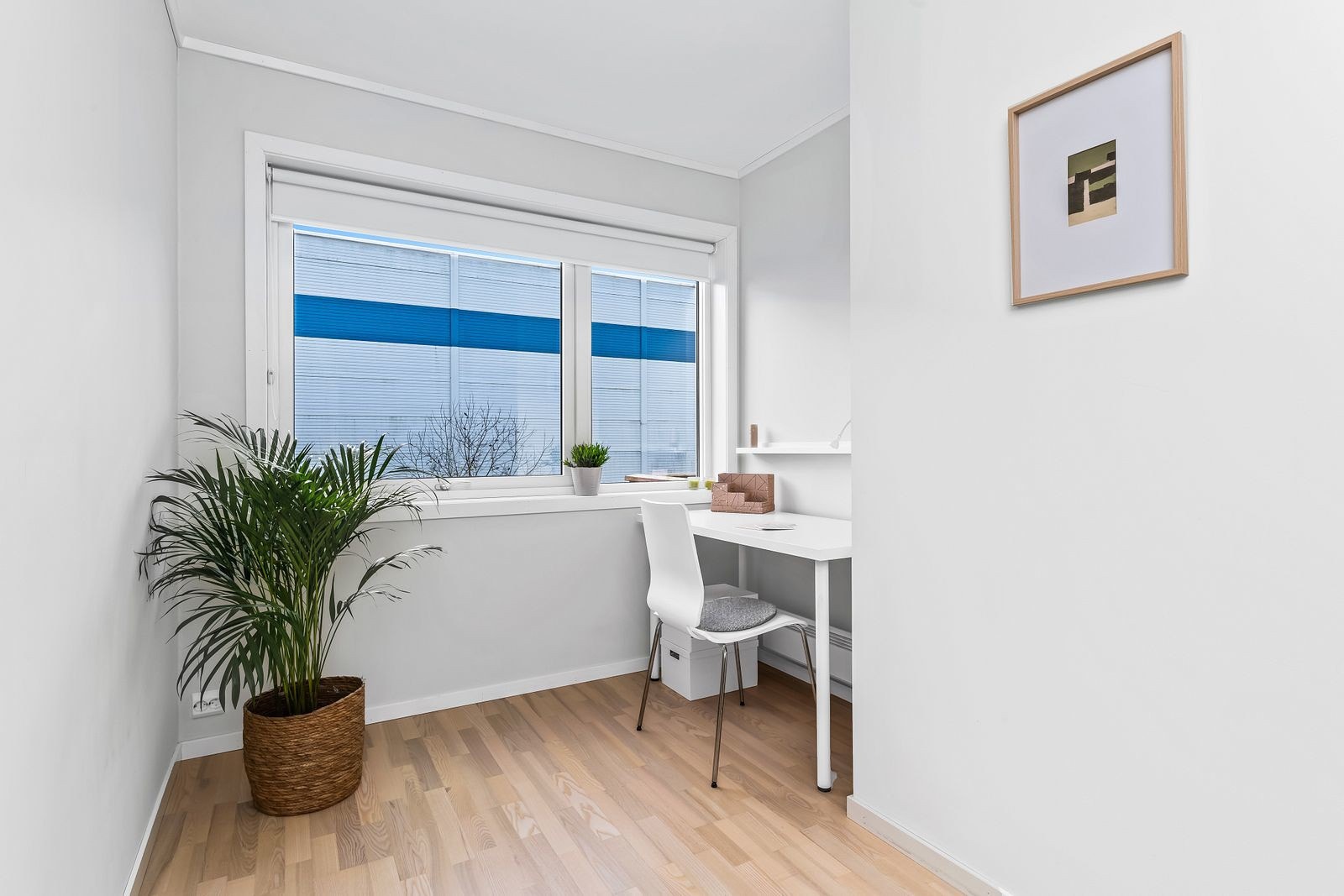 Boligen har hele fire soverom, fordelt med tre i andre og ett i tredje etasje. Galleribilde