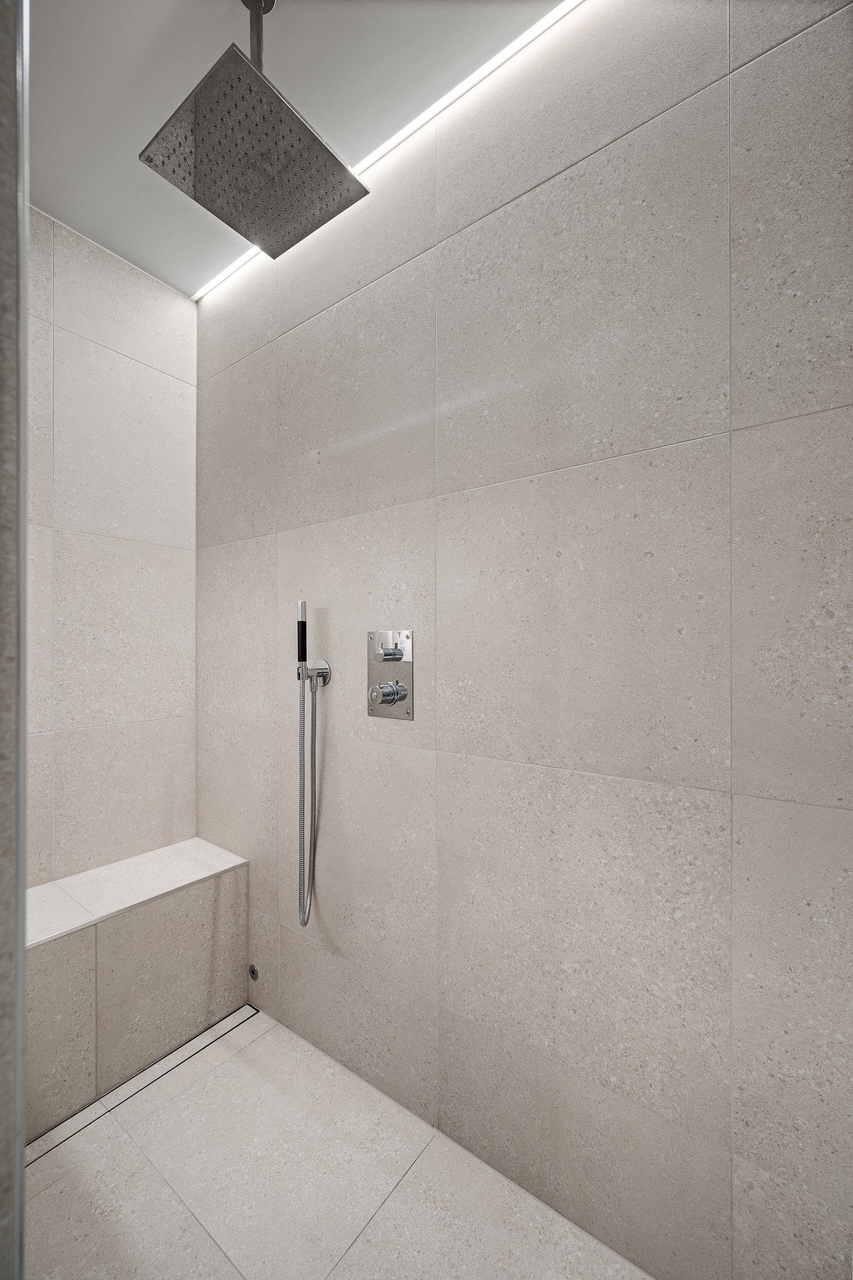 Innfelte lyslister i våtsonene Galleribilde