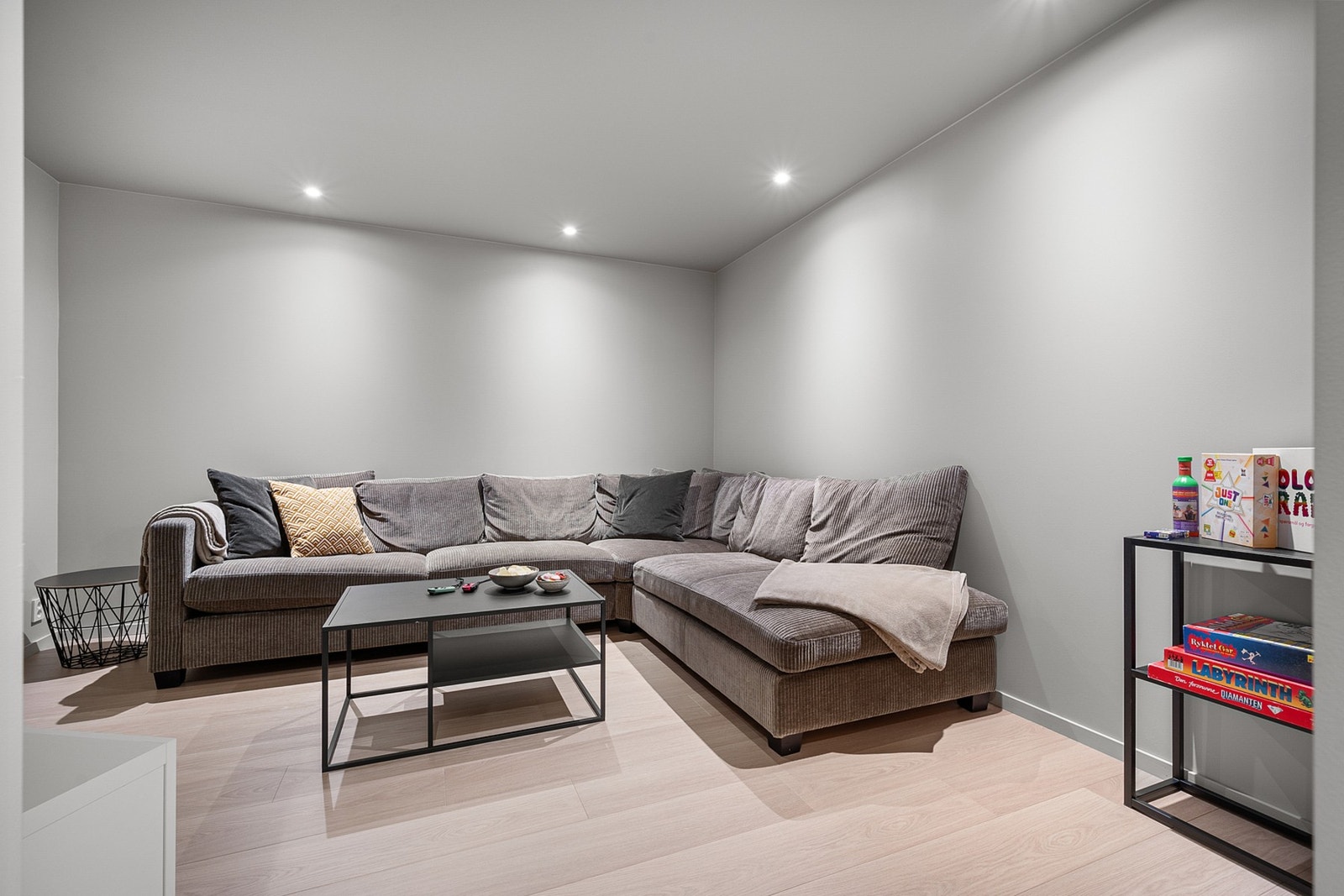 Stue i hver etasje - Her stuen i underetasje - Perfekt som tv-stue Galleribilde