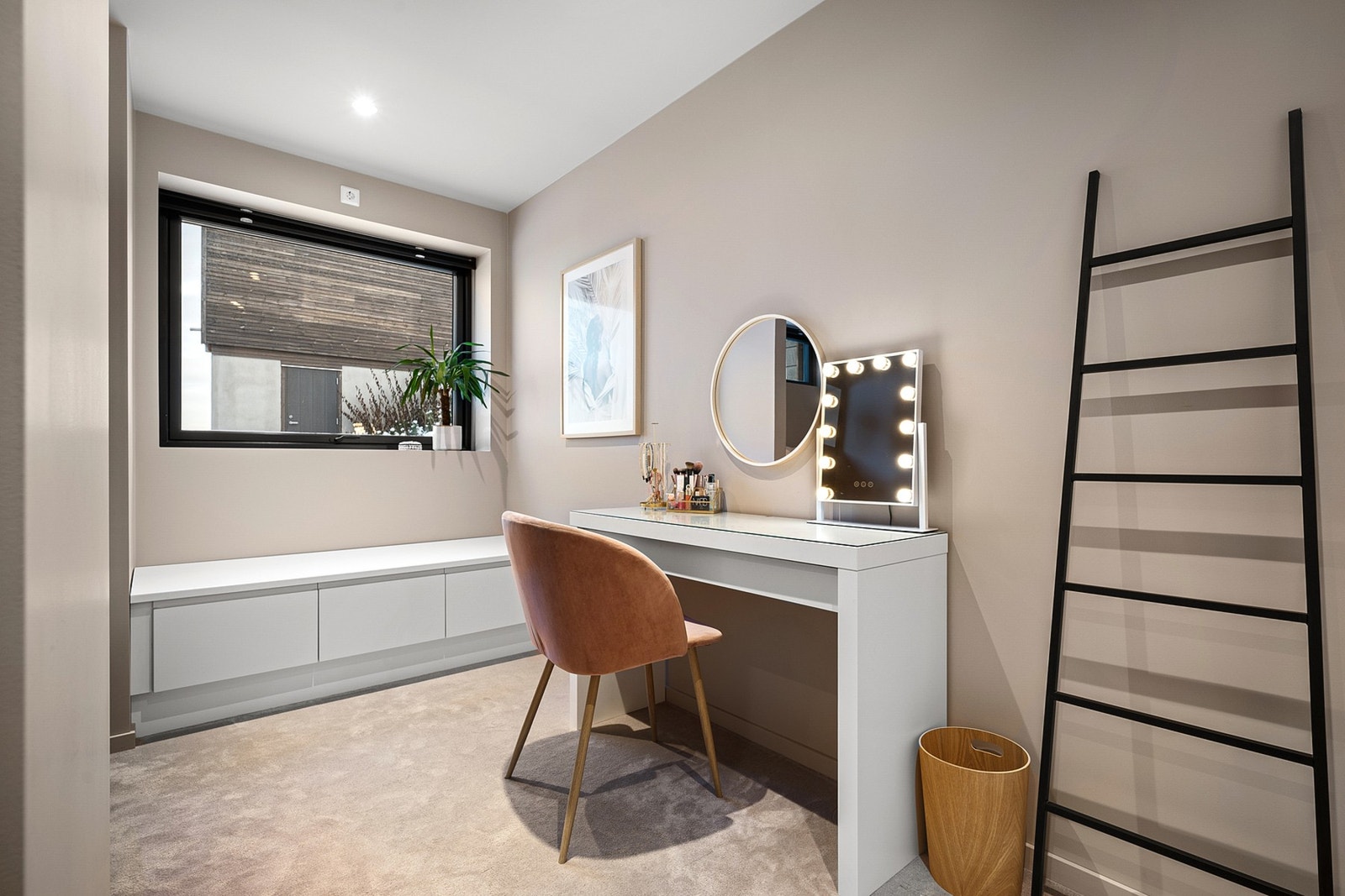 Det er to identiske soverom i underetasjen Galleribilde