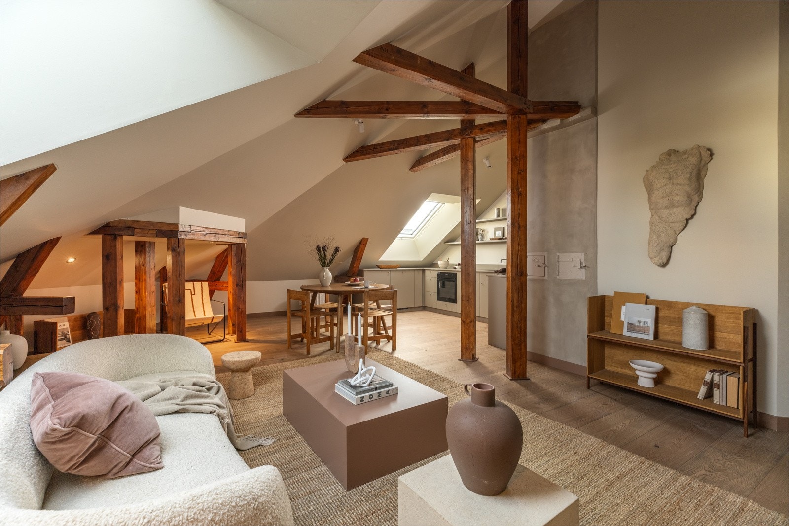 Nybygd loftsleilighet i 2023 i klassisk bygård, med tilbaketrukket beliggenhet på Frogner. Galleribilde